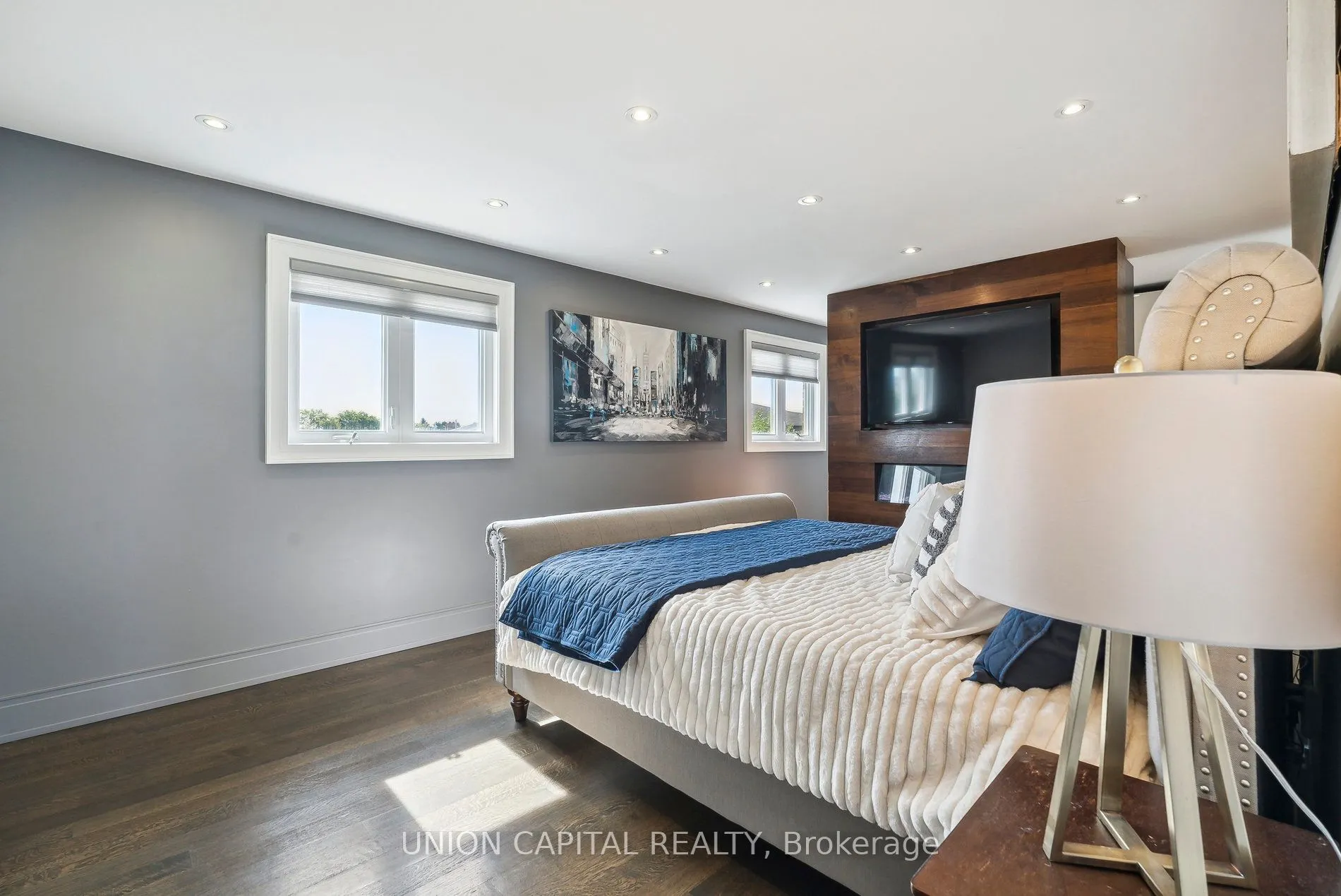 82 Queenston Crescent