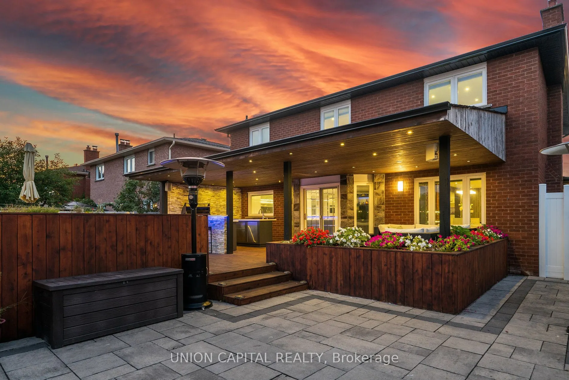 82 Queenston Crescent