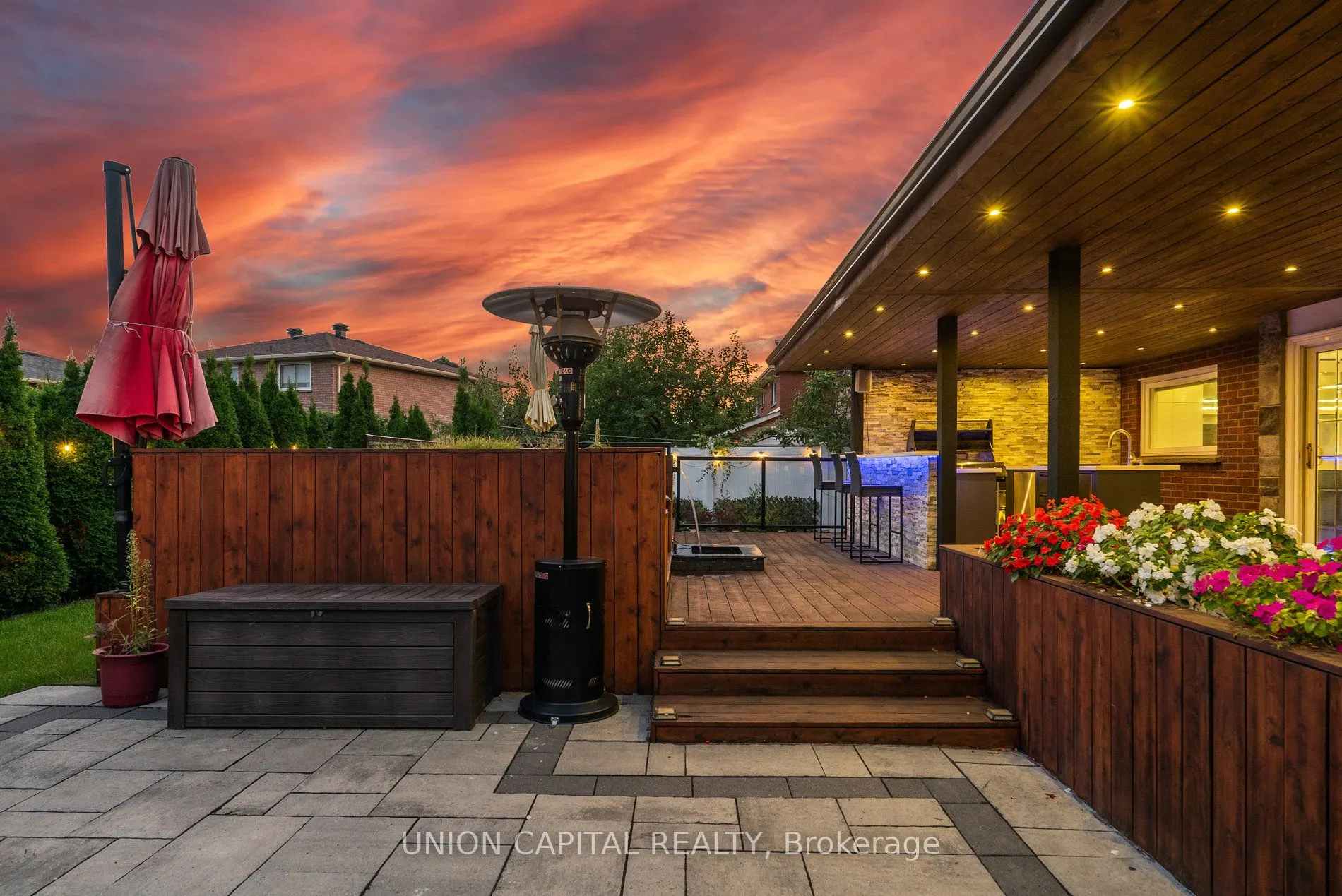 82 Queenston Crescent
