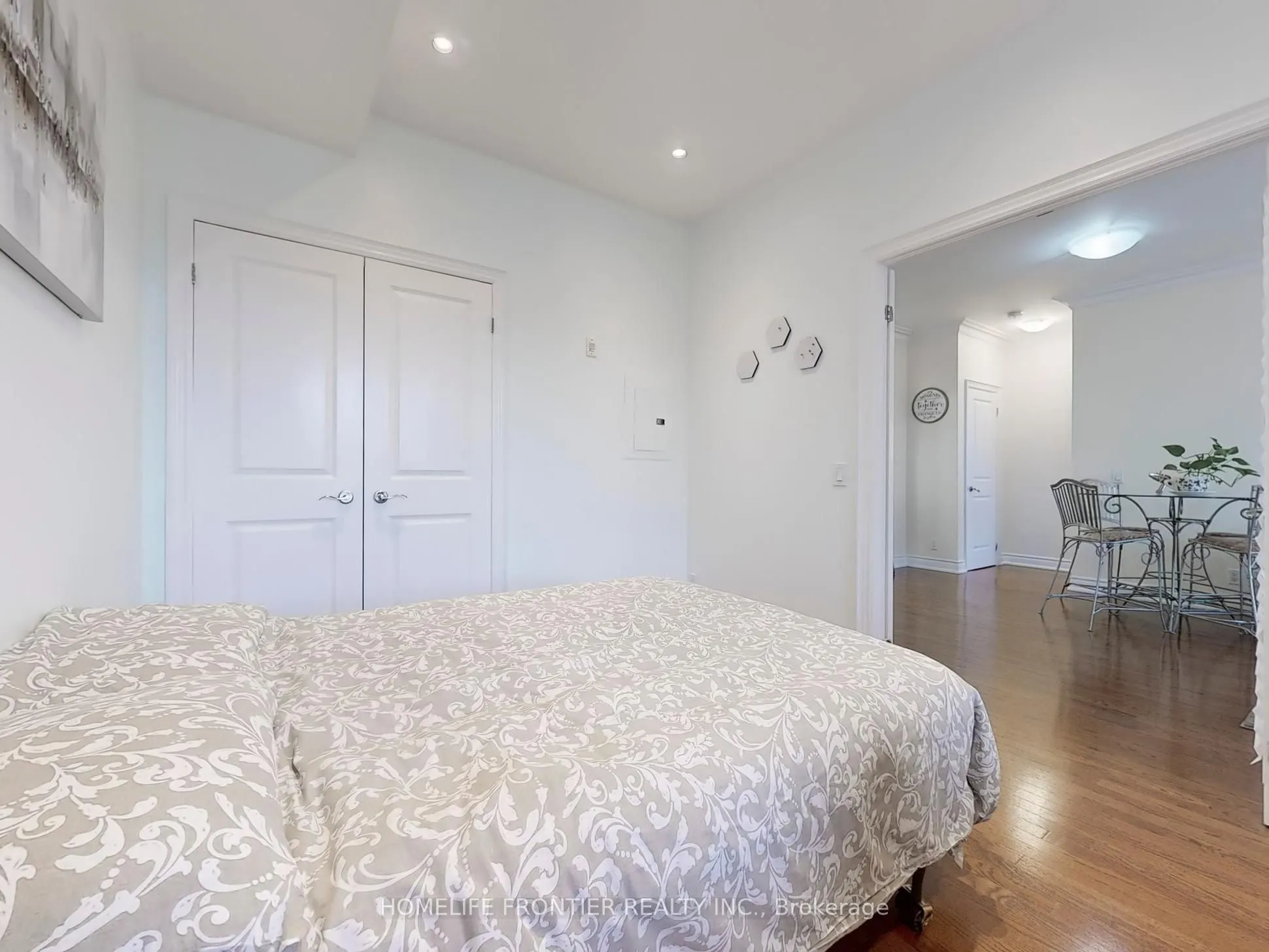 9519 Keele Street, #305