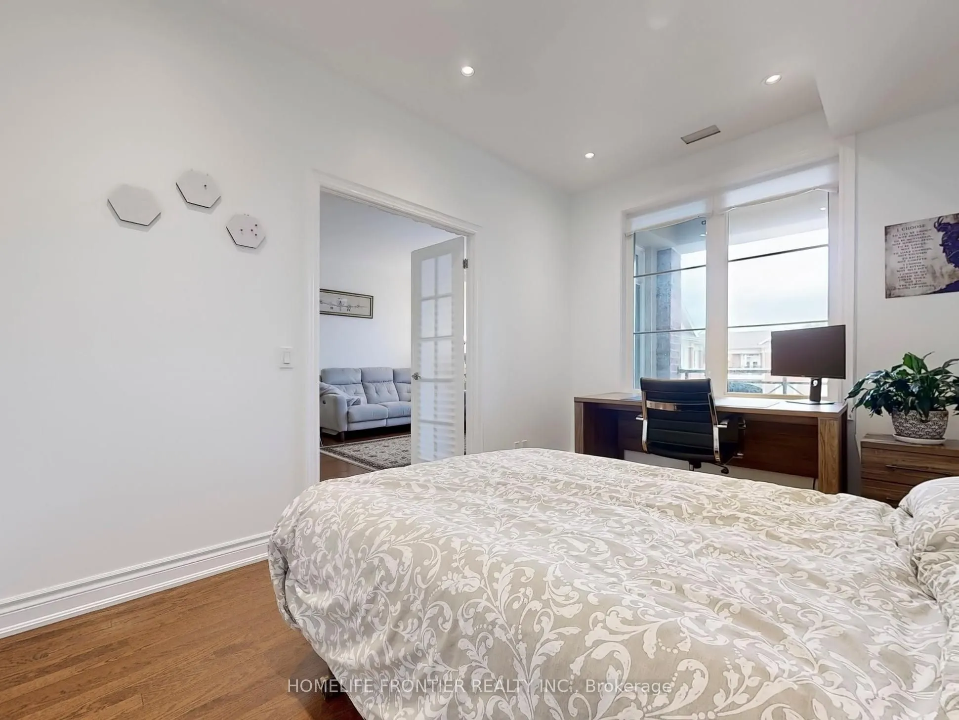 9519 Keele Street, #305
