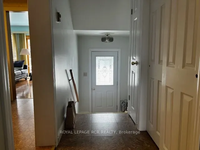 319 King Street N