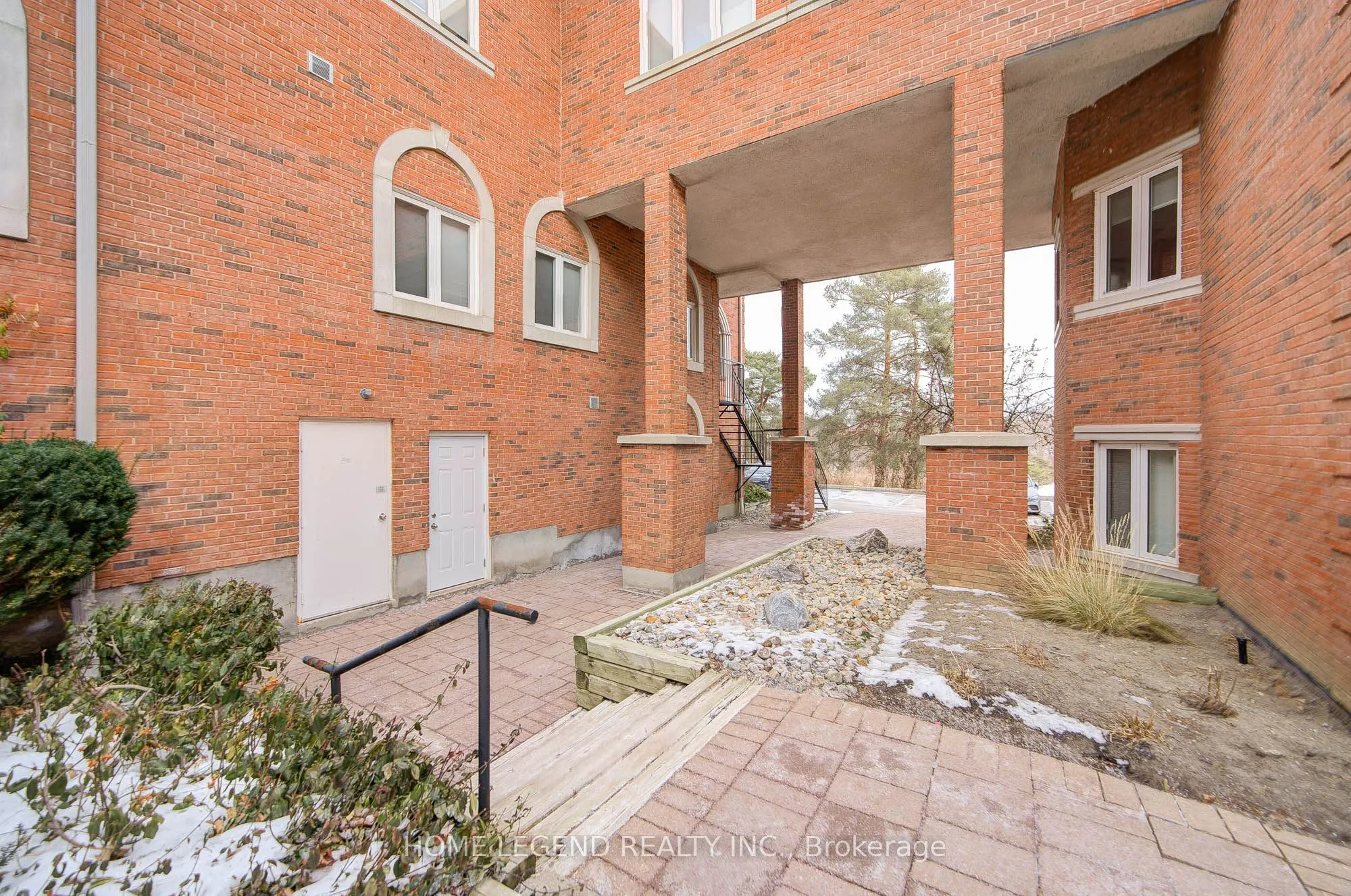 335 Renfrew Drive, #101