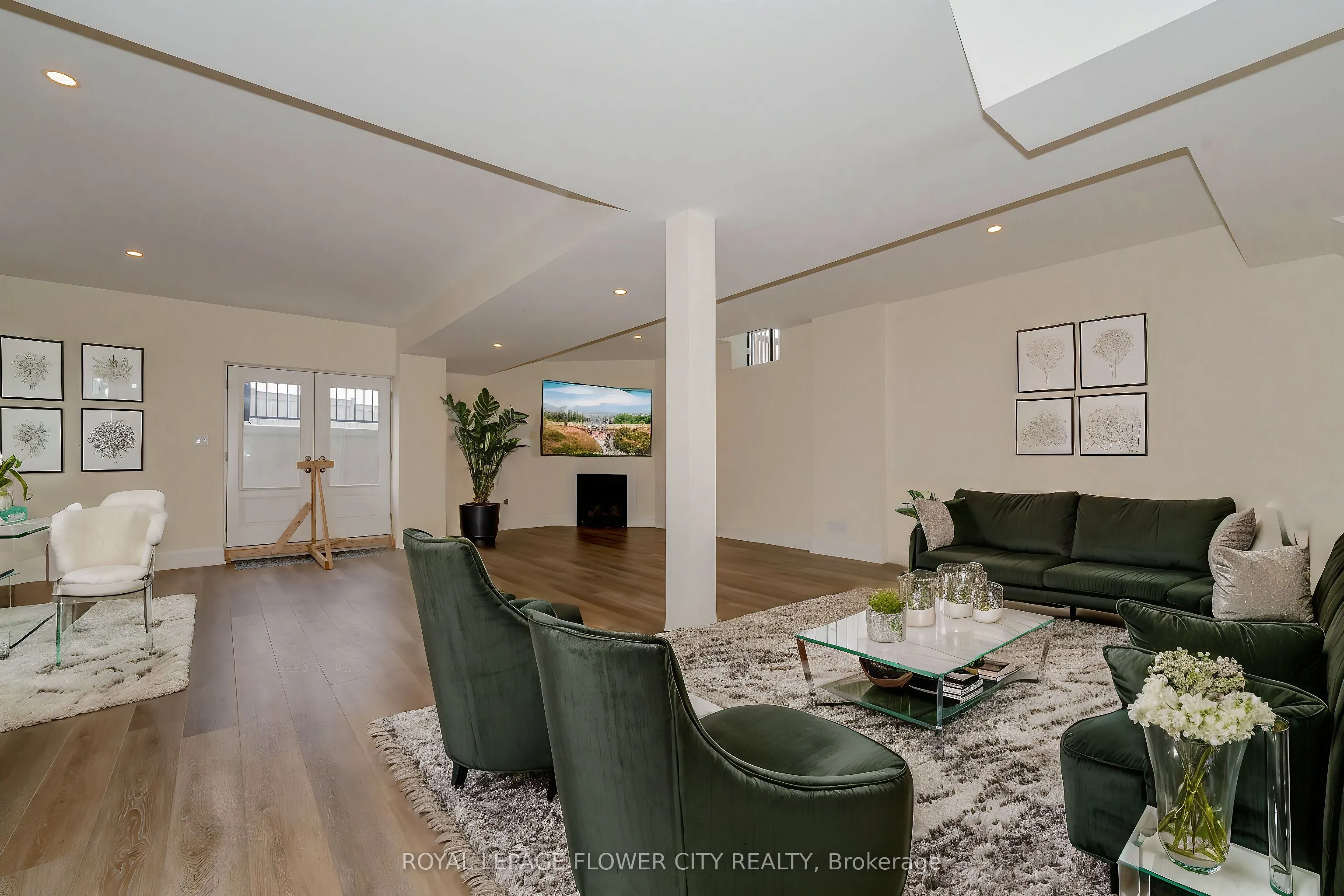 518 Kleinburg Summit Way