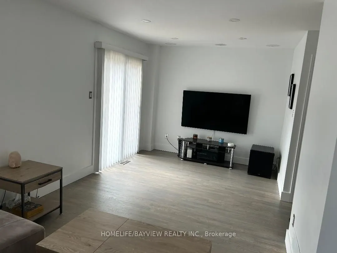 999 ANNA MARIA Avenue