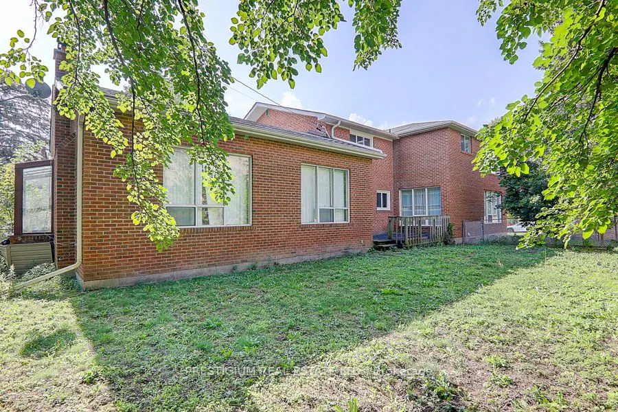 57 Laureleaf Road