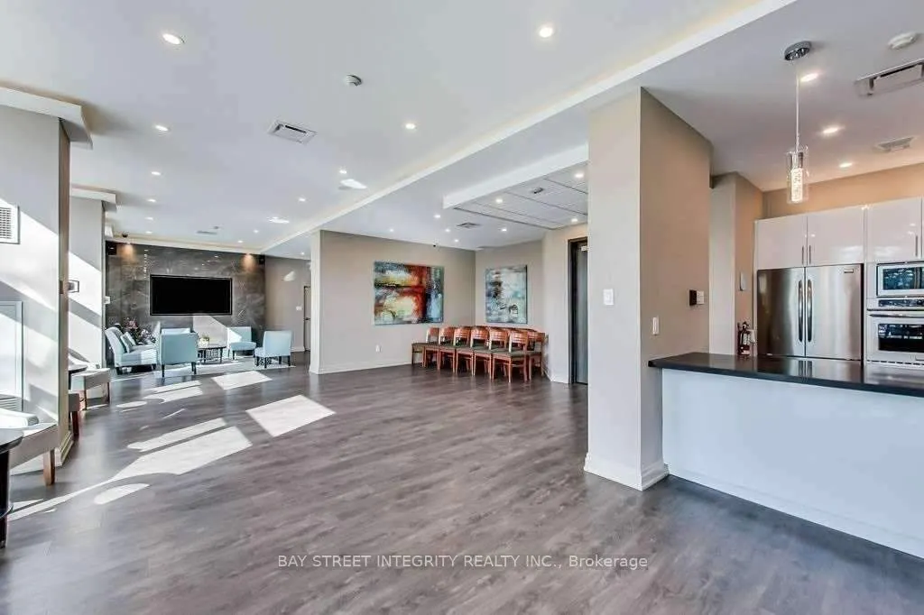 7805 Bayview Avenue #618