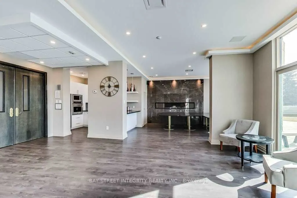 7805 Bayview Avenue #618