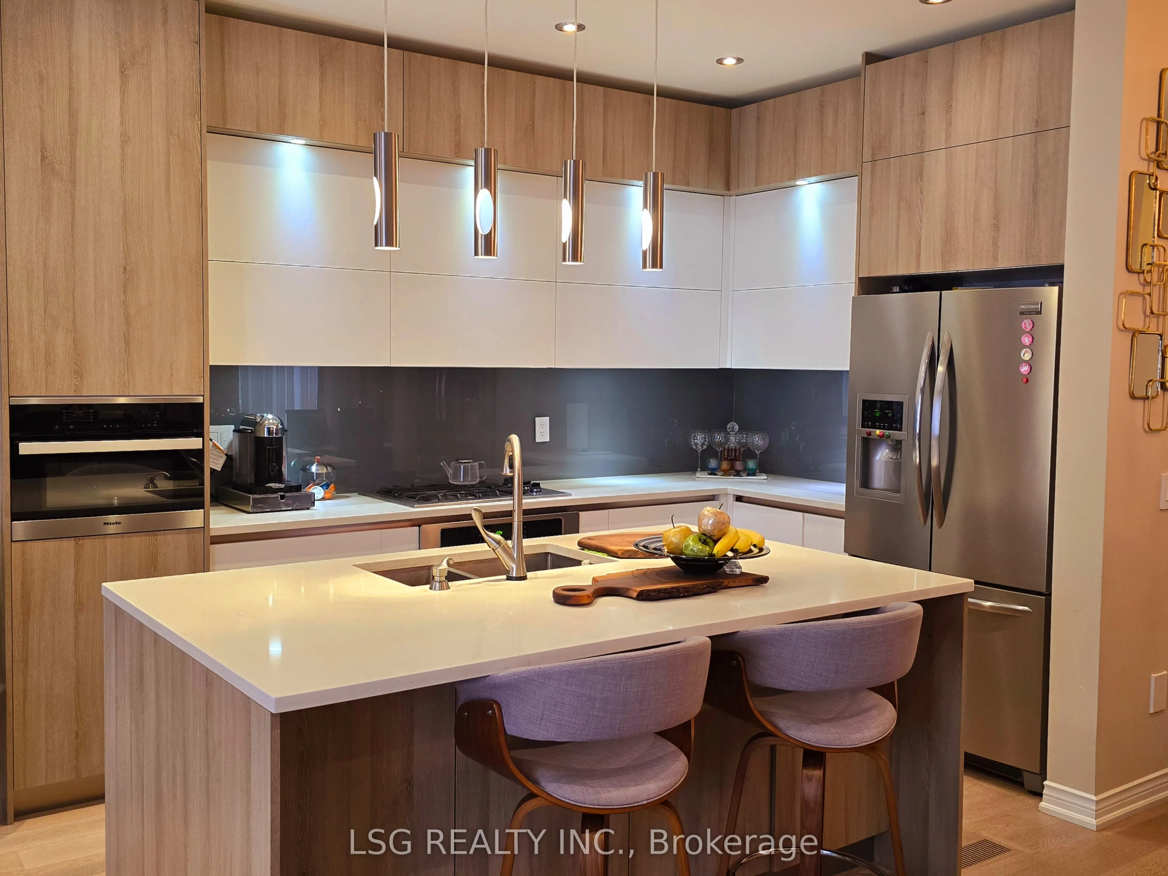 10 Isherwood Crescent