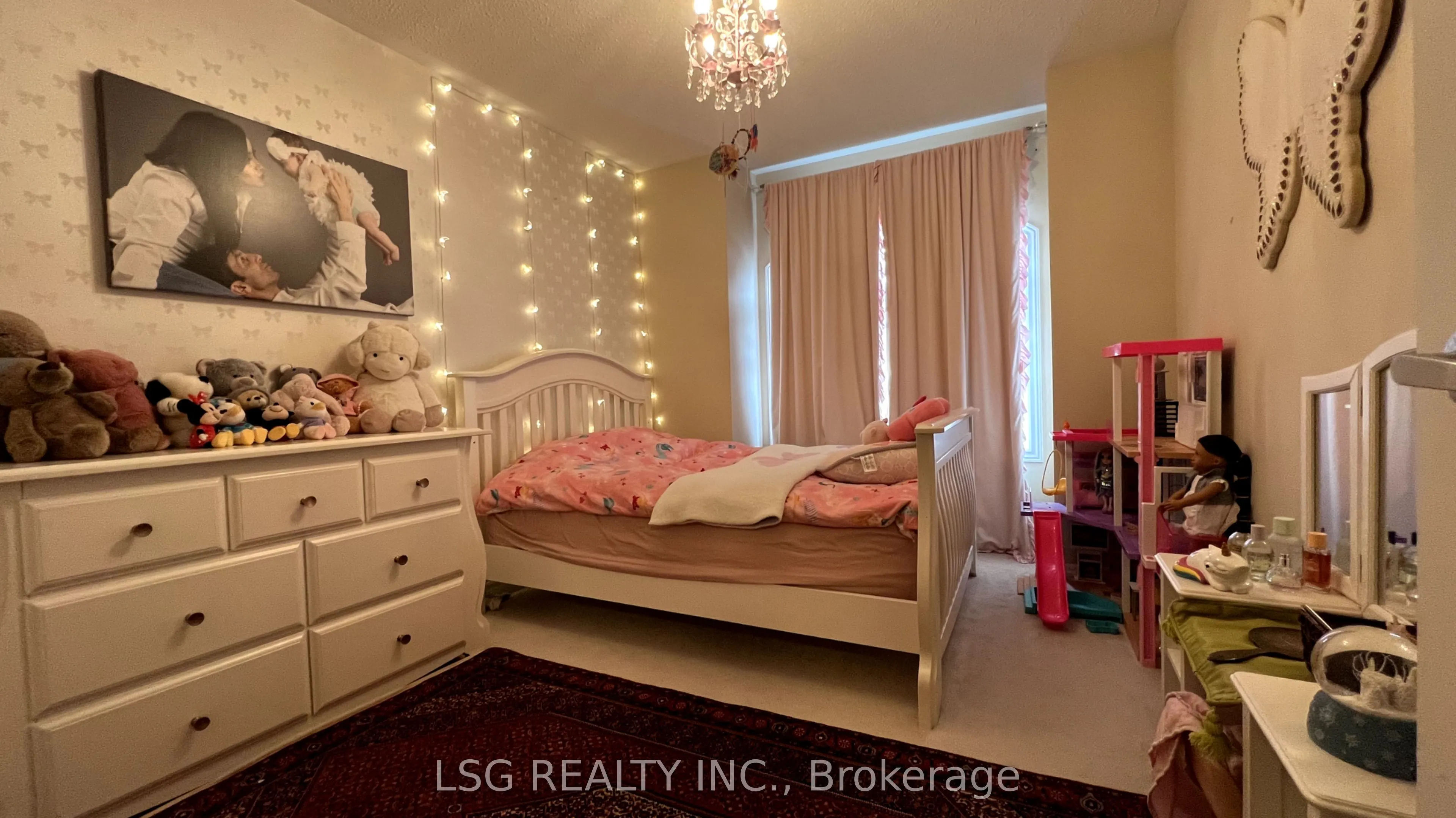10 Isherwood Crescent