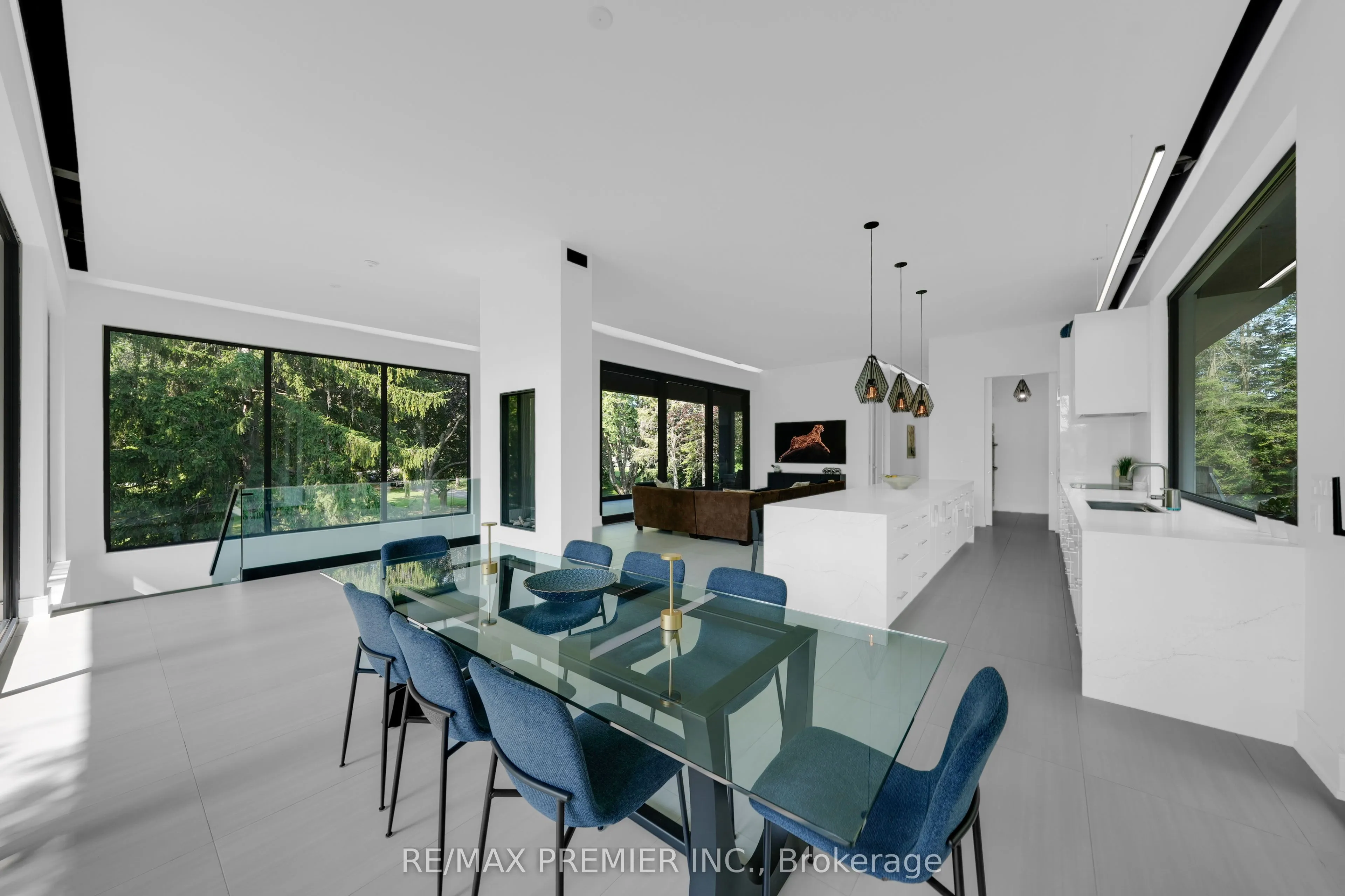 350 Kingscross Drive