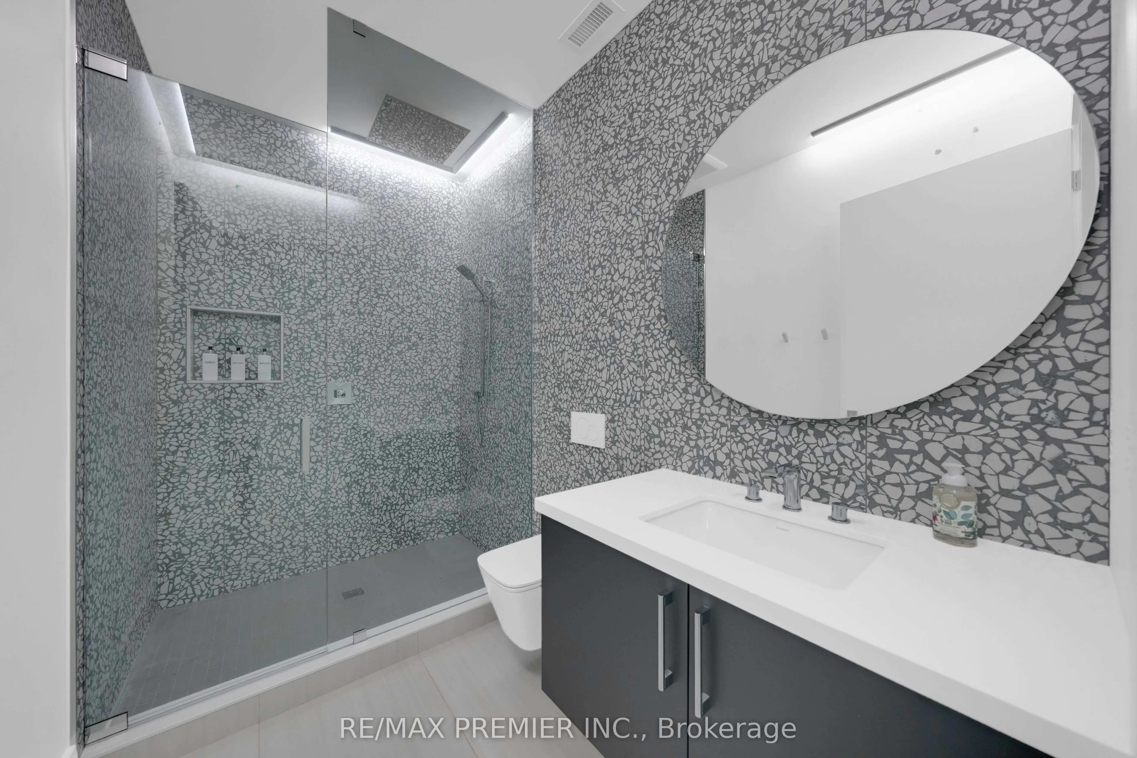 350 Kingscross Drive