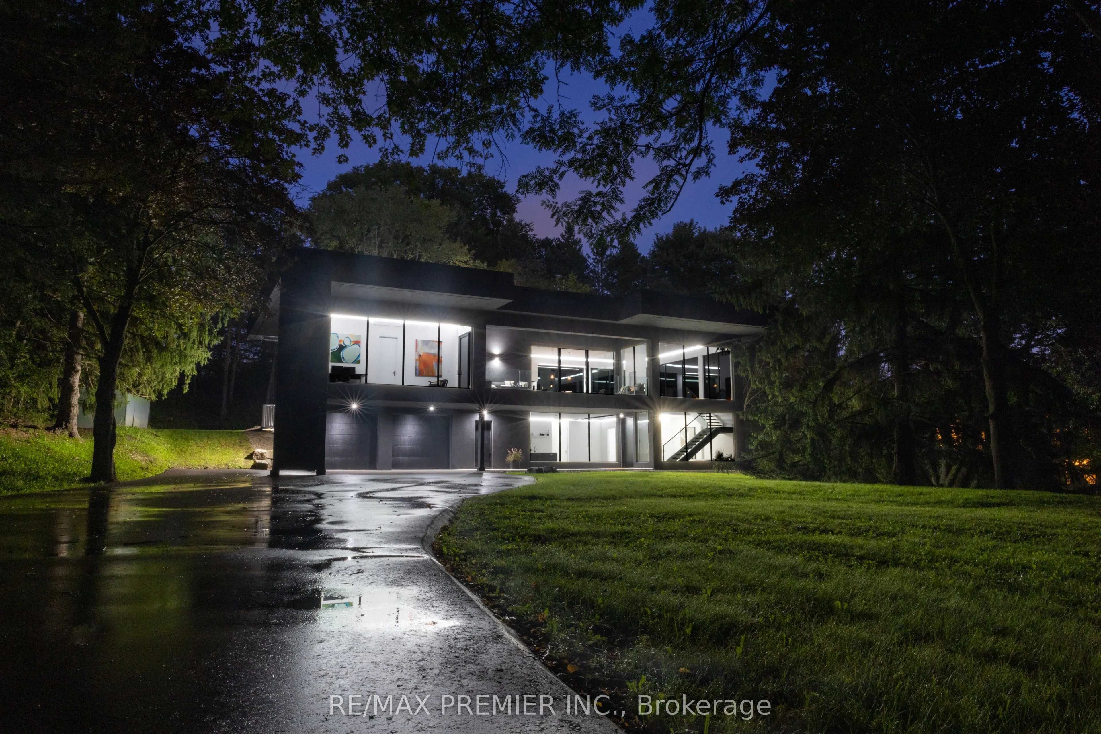 350 Kingscross Drive