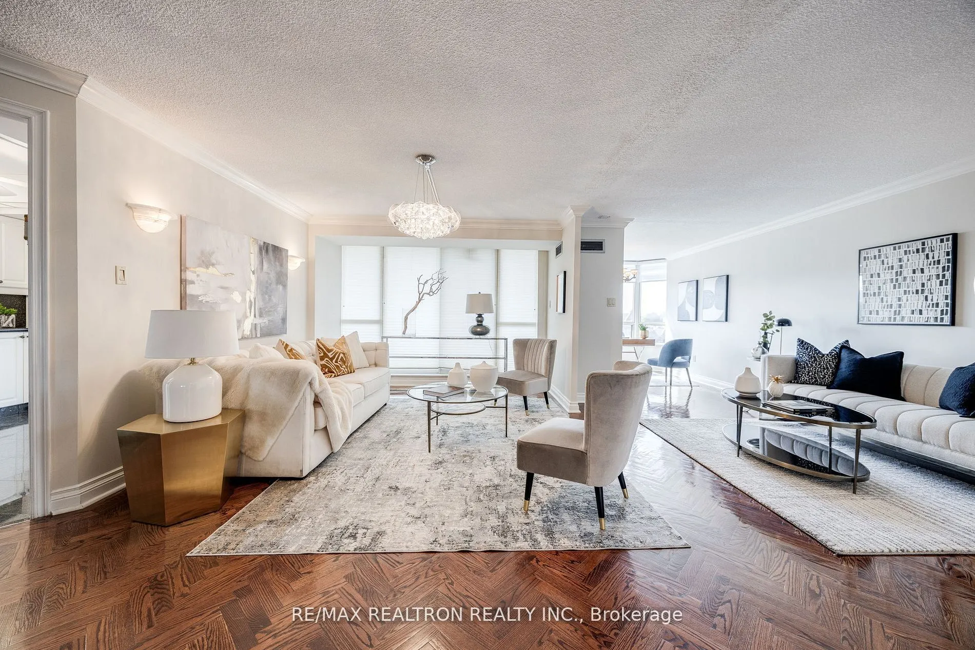 343 Clark Avenue W, #502