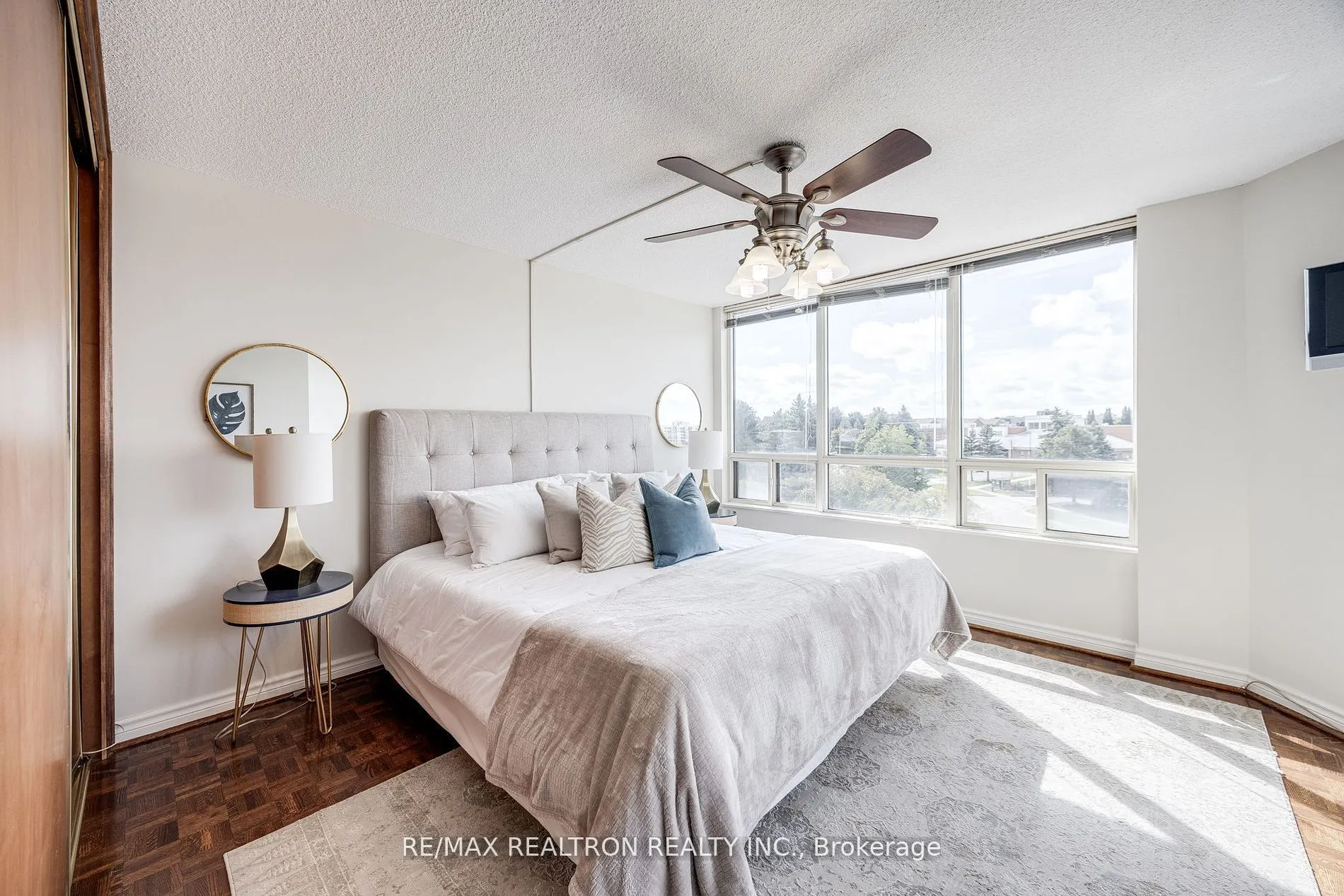 343 Clark Avenue W, #502