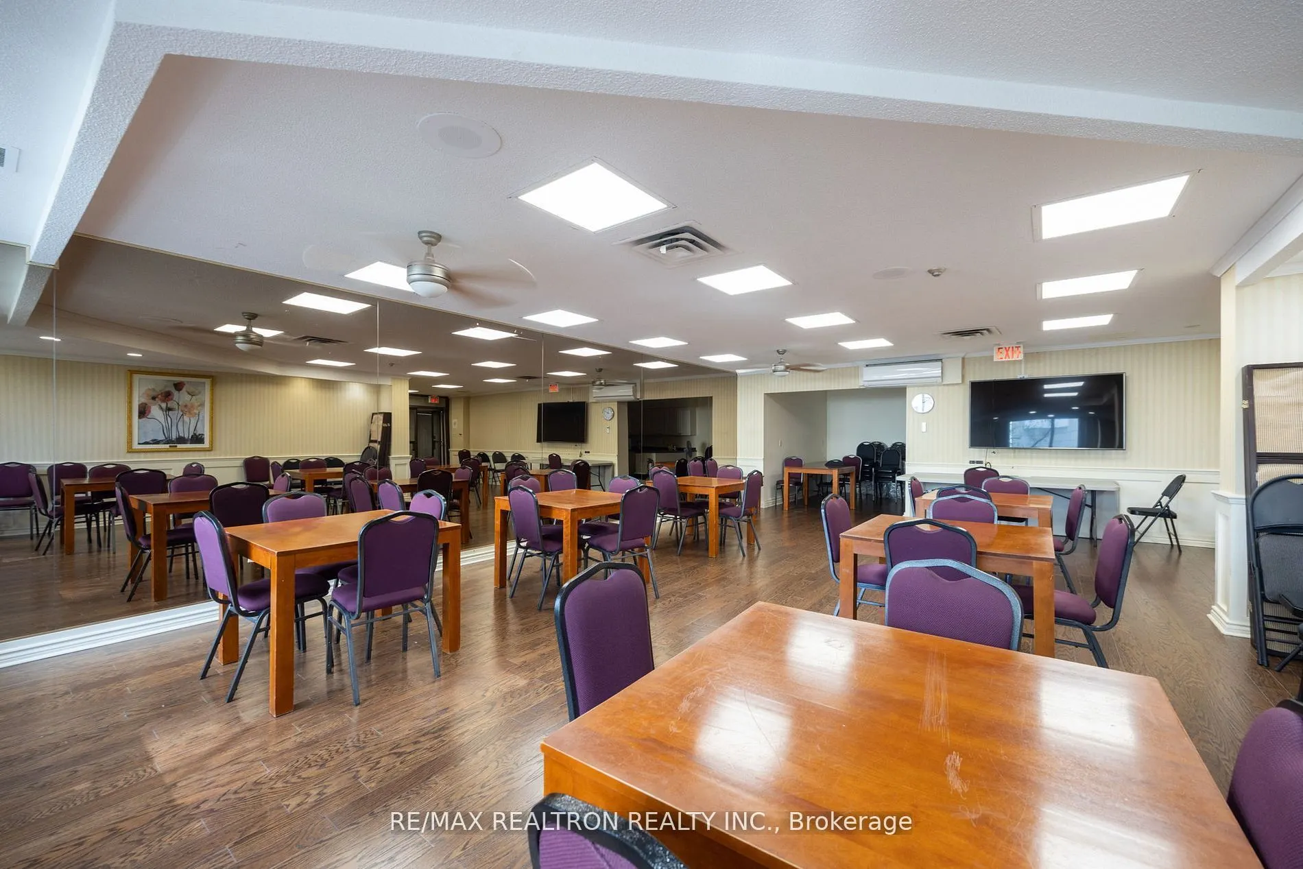 343 Clark Avenue W, #502
