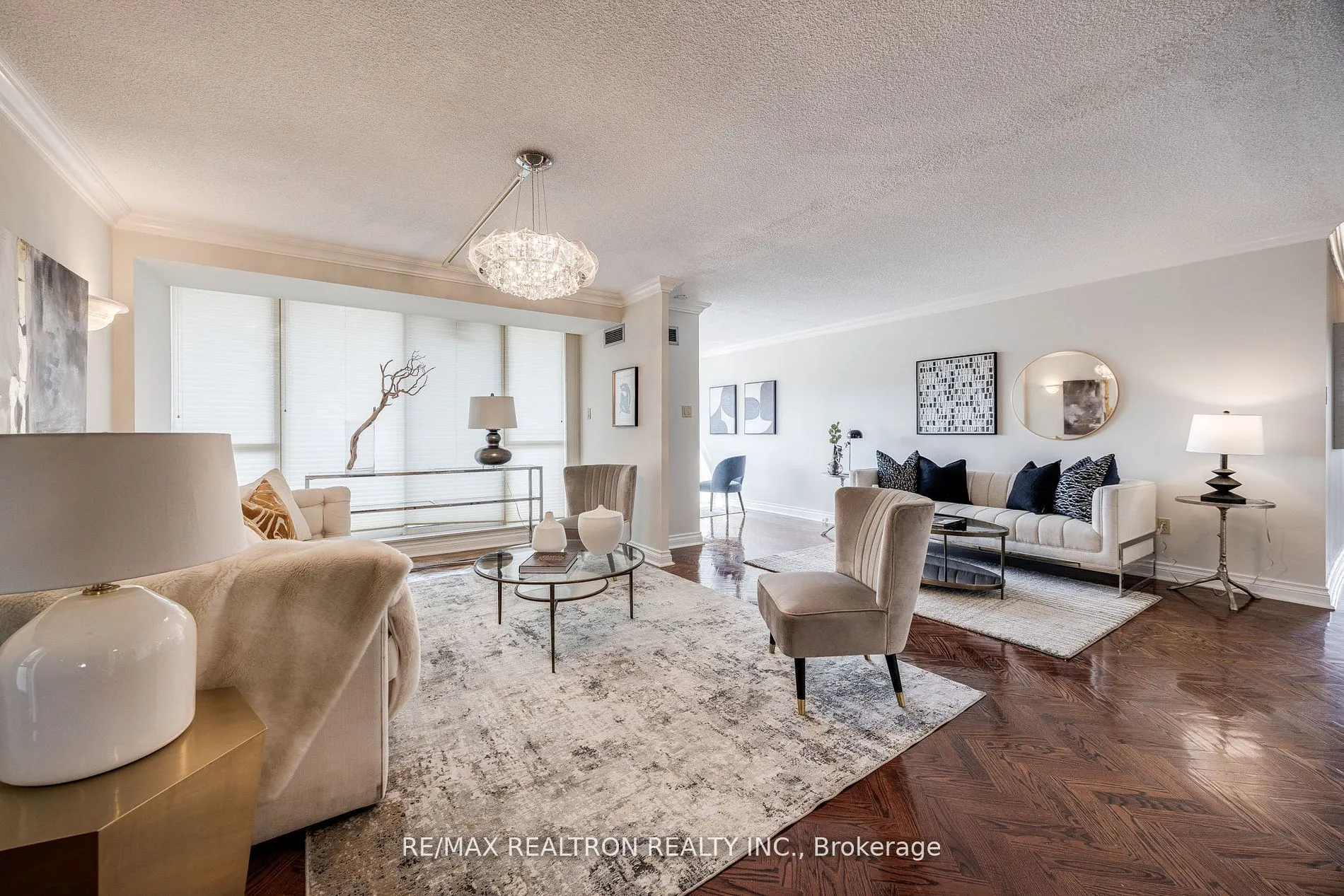 343 Clark Avenue W, #502