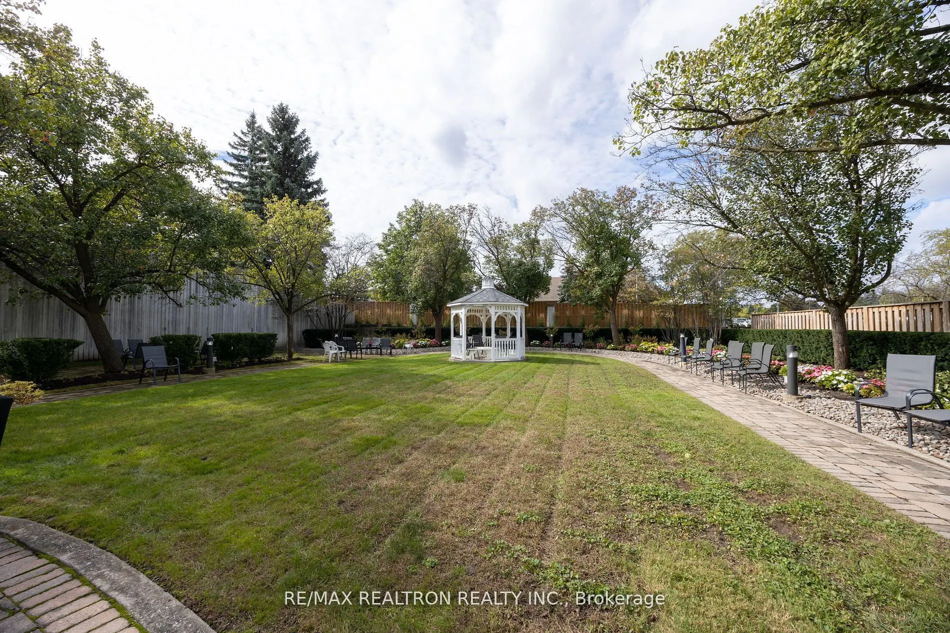 343 Clark Avenue W, #502