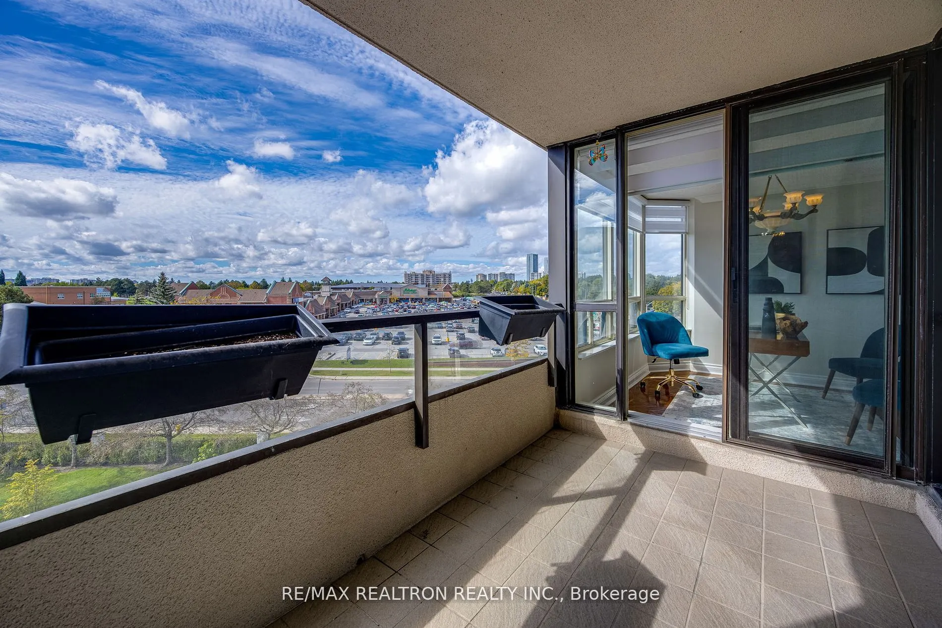 343 Clark Avenue W, #502