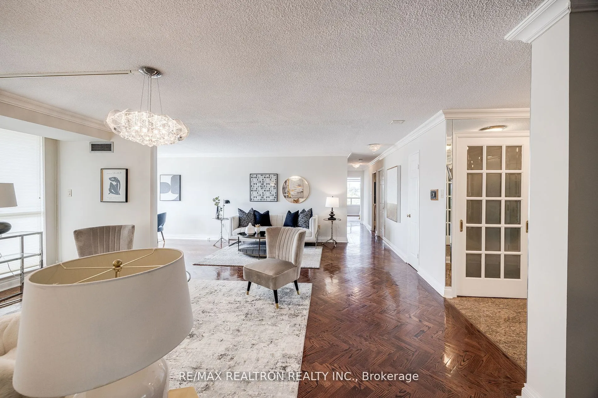 343 Clark Avenue W, #502