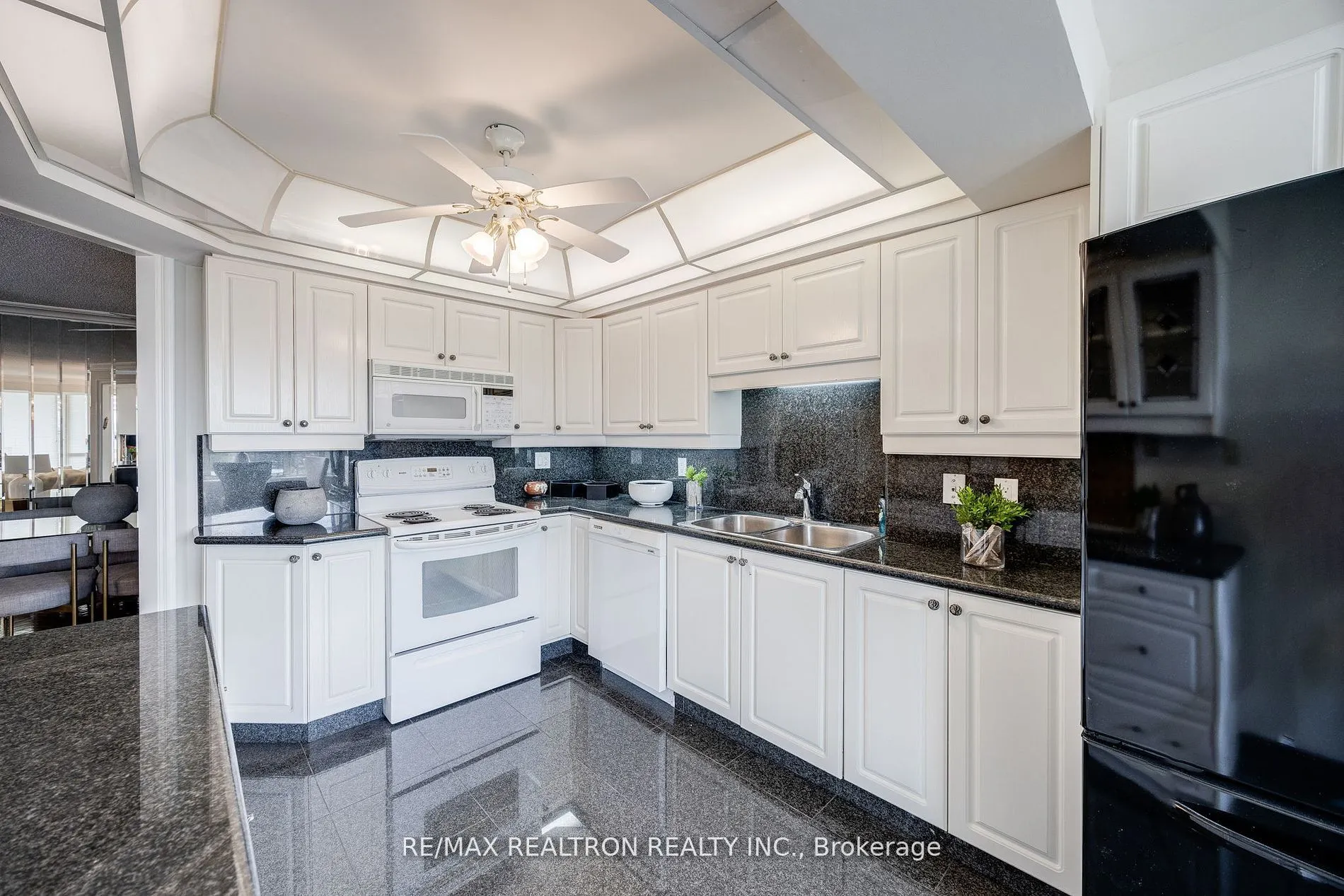 343 Clark Avenue W, #502