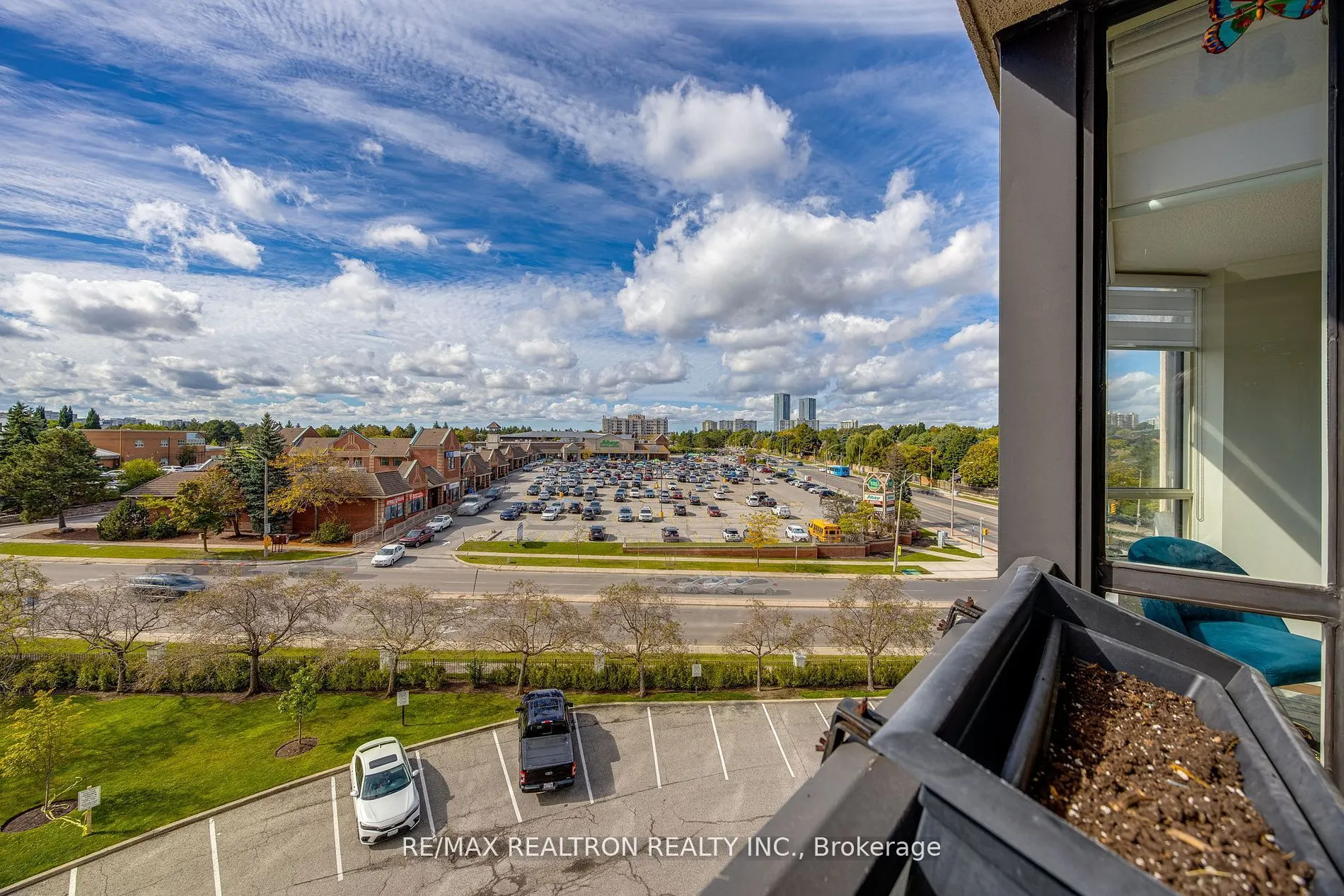 343 Clark Avenue W, #502
