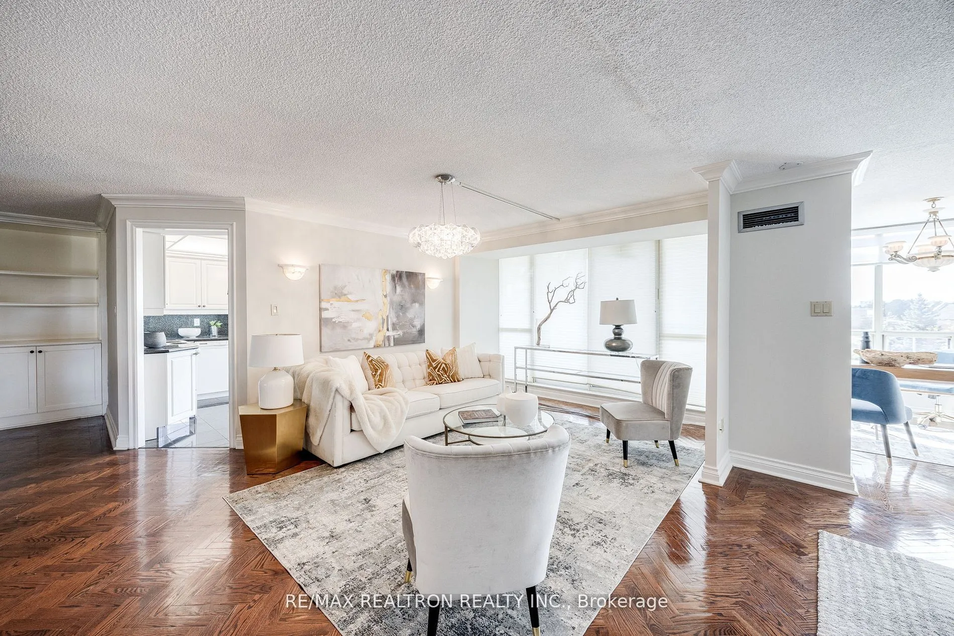 343 Clark Avenue W, #502