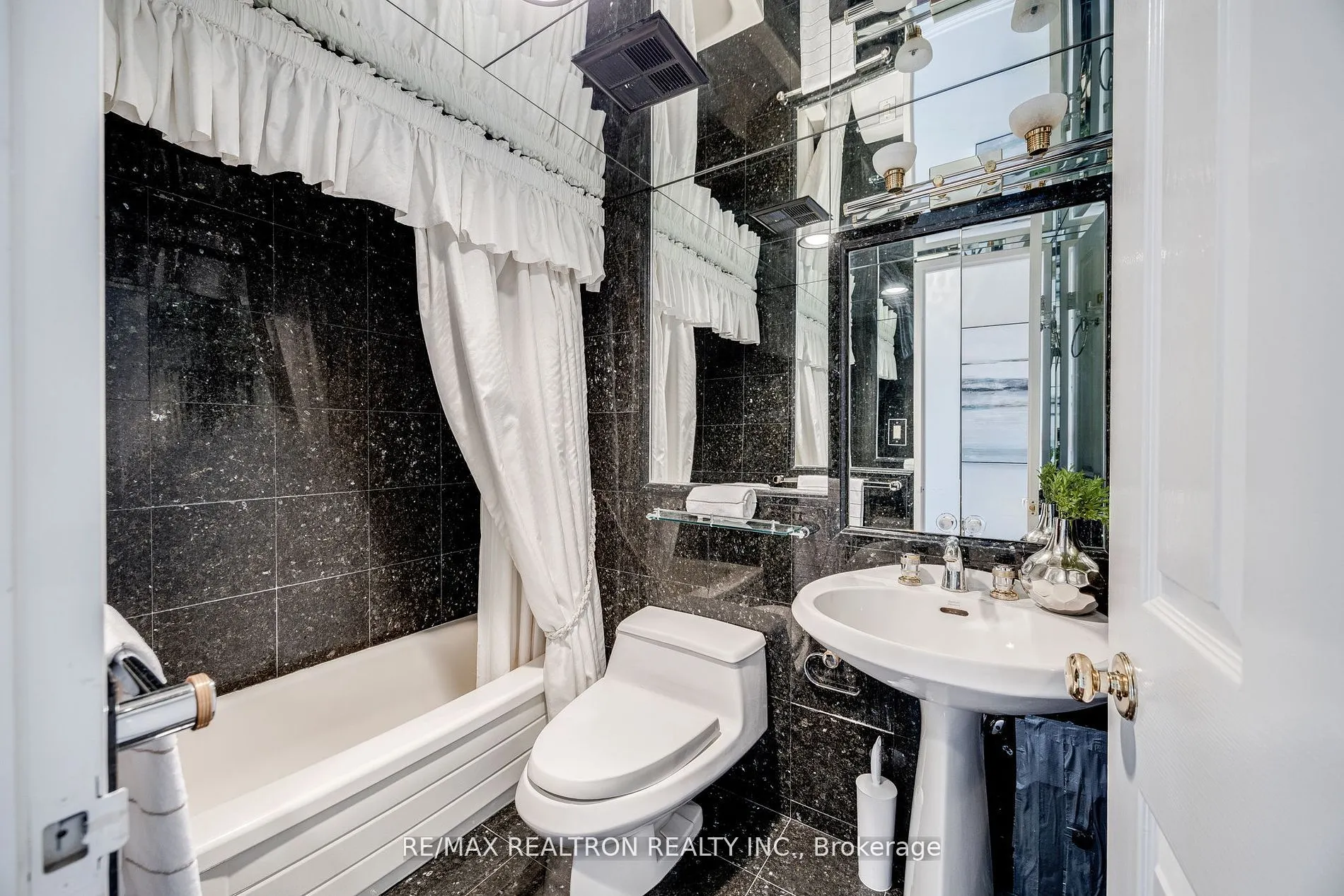 343 Clark Avenue W, #502