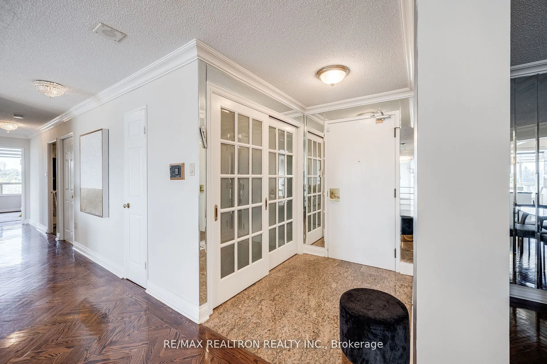 343 Clark Avenue W, #502