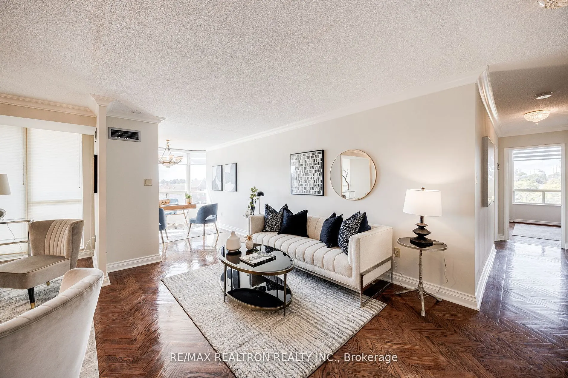 343 Clark Avenue W, #502