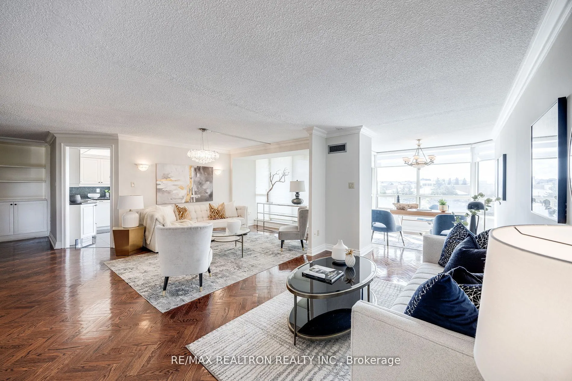 343 Clark Avenue W, #502