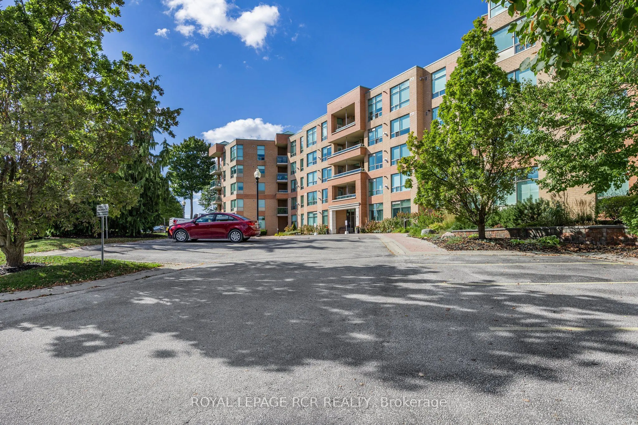 4 Briar Hill Heights, #205