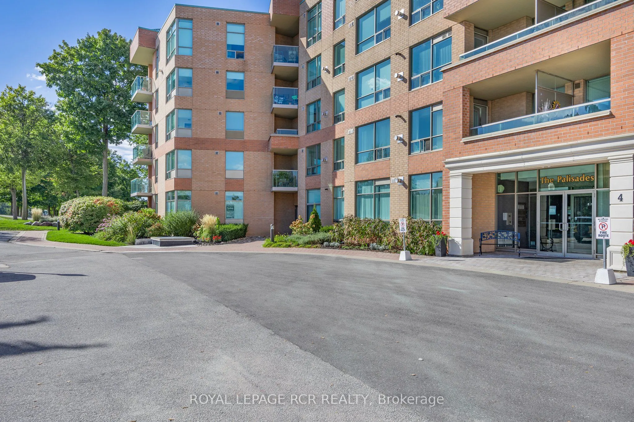 4 Briar Hill Heights, #205