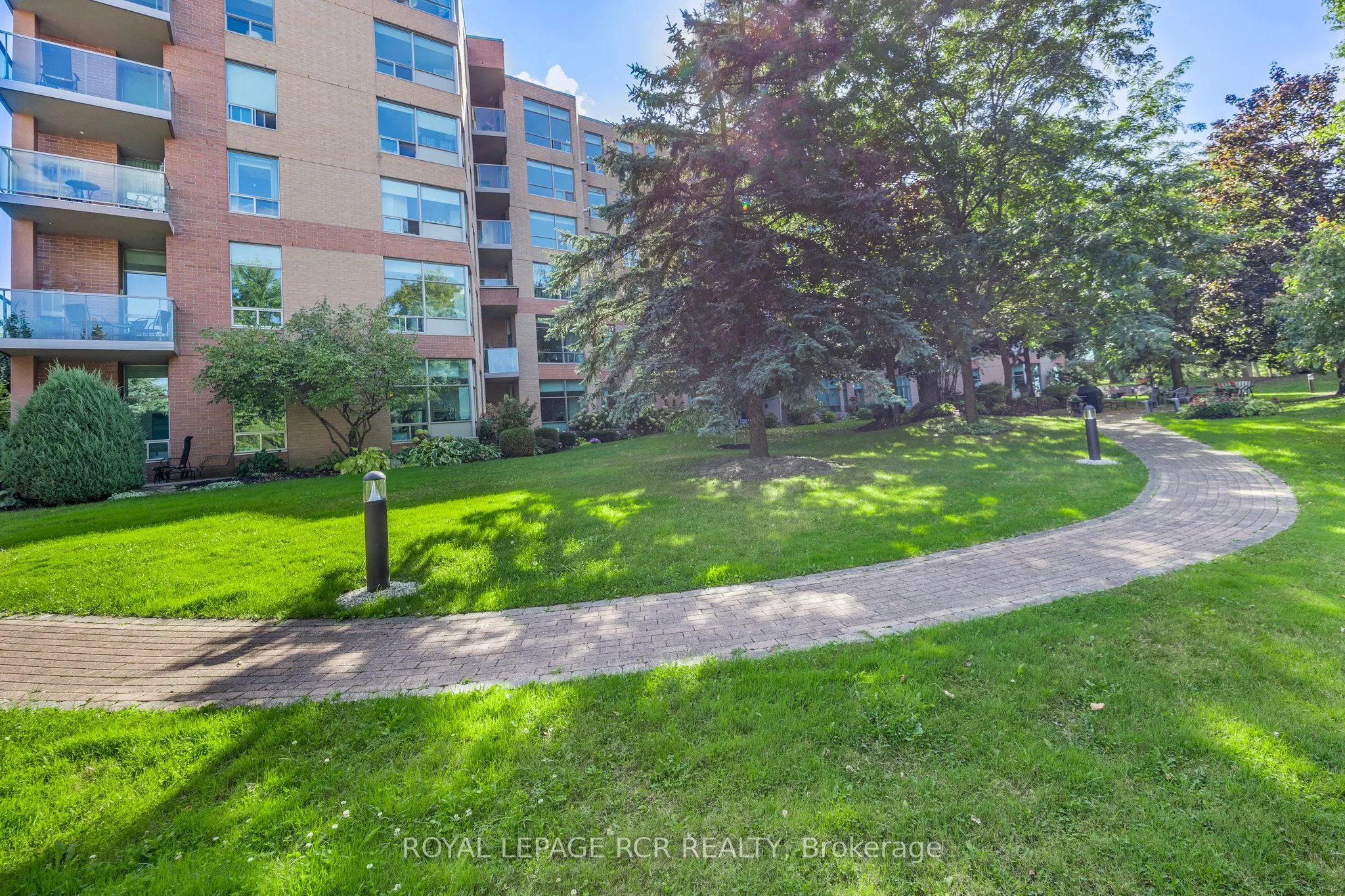 4 Briar Hill Heights, #205