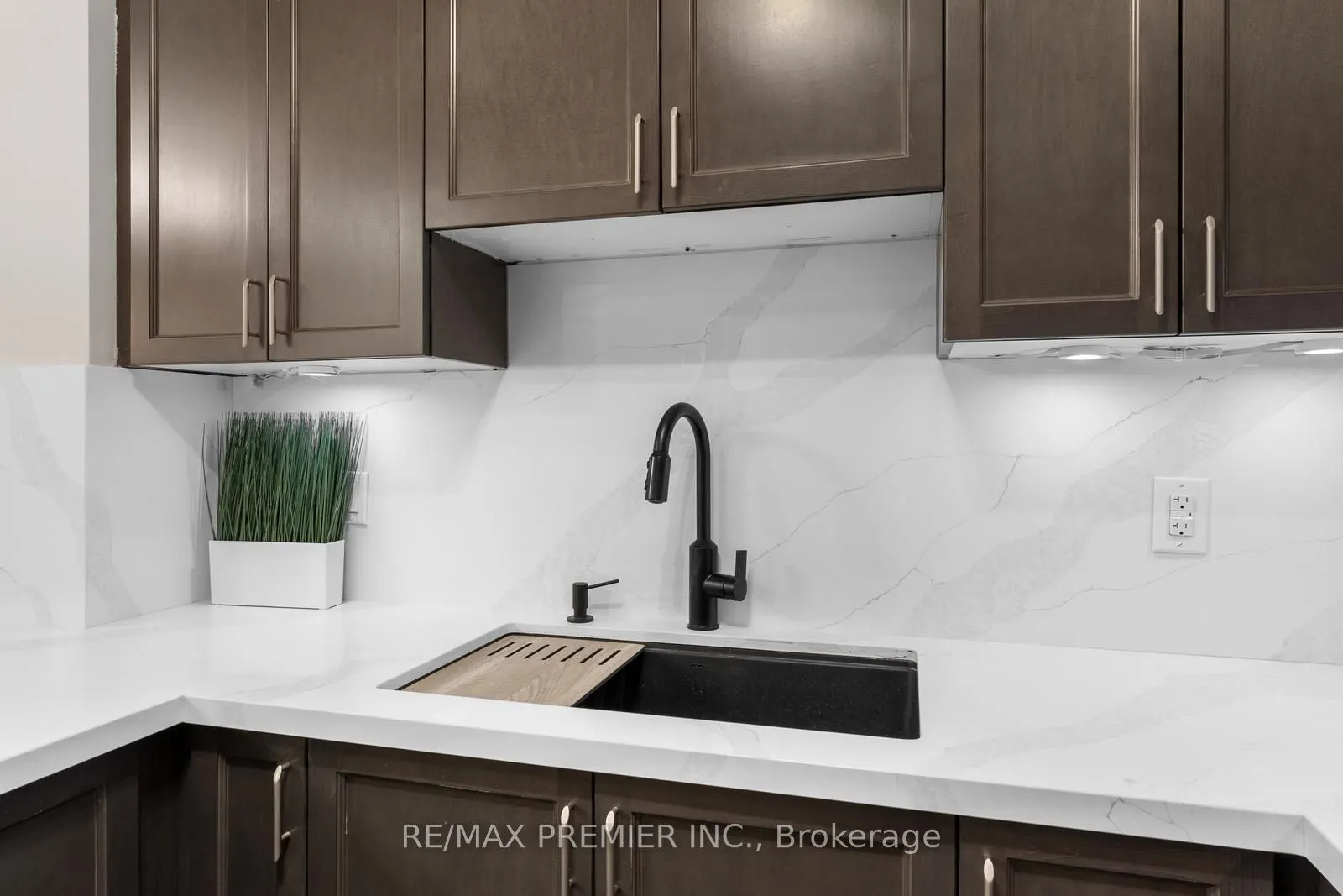 9255 Jane Street, #602