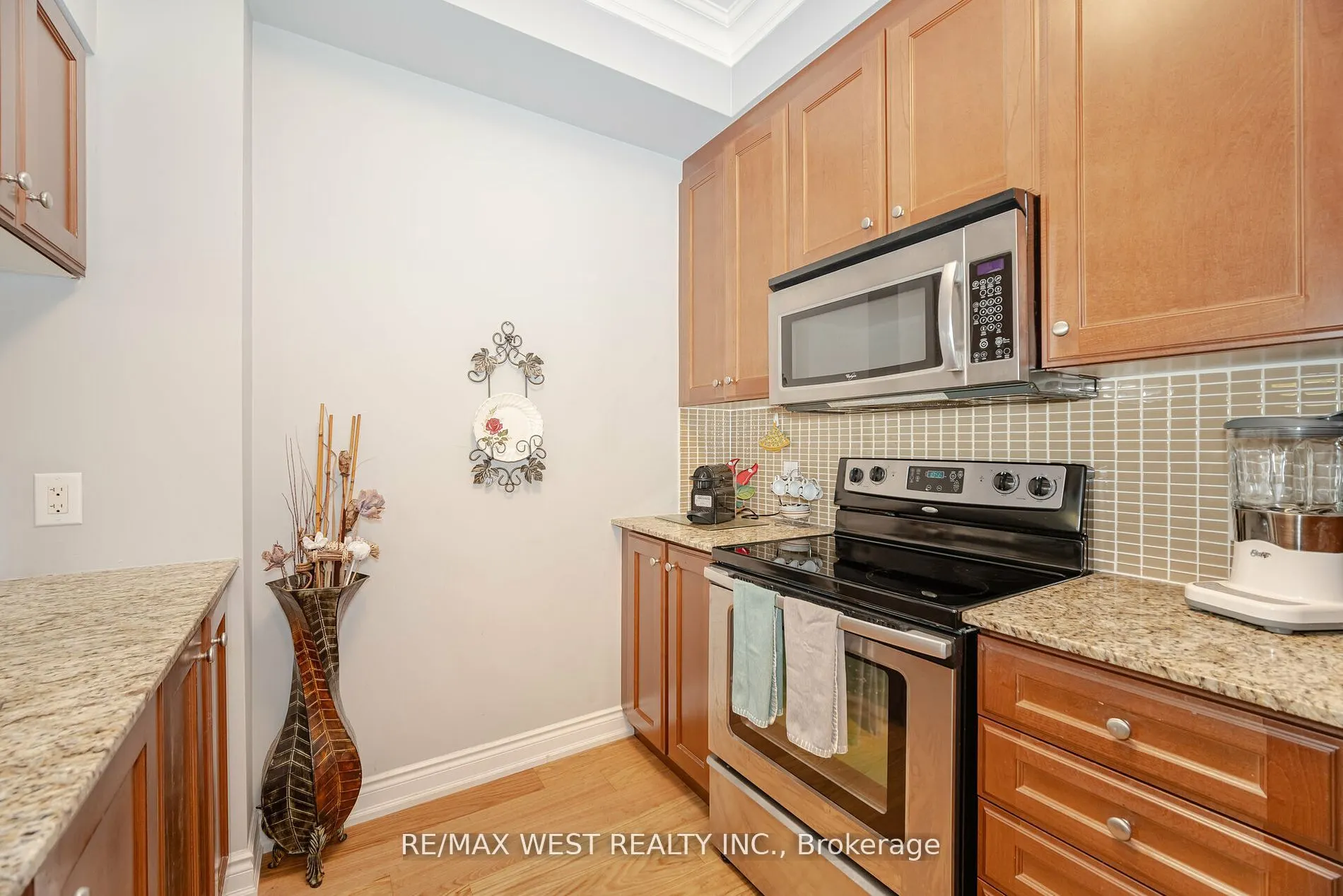 281 Woodbridge Avenue #509