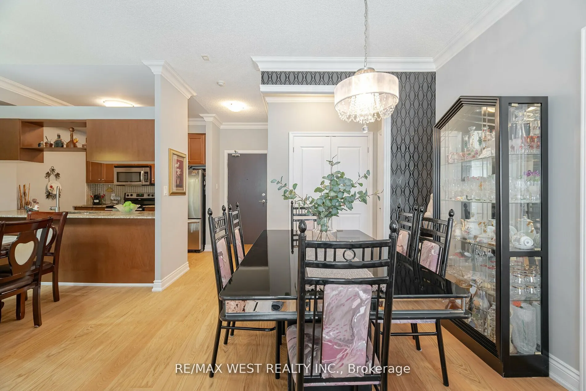 281 Woodbridge Avenue #509