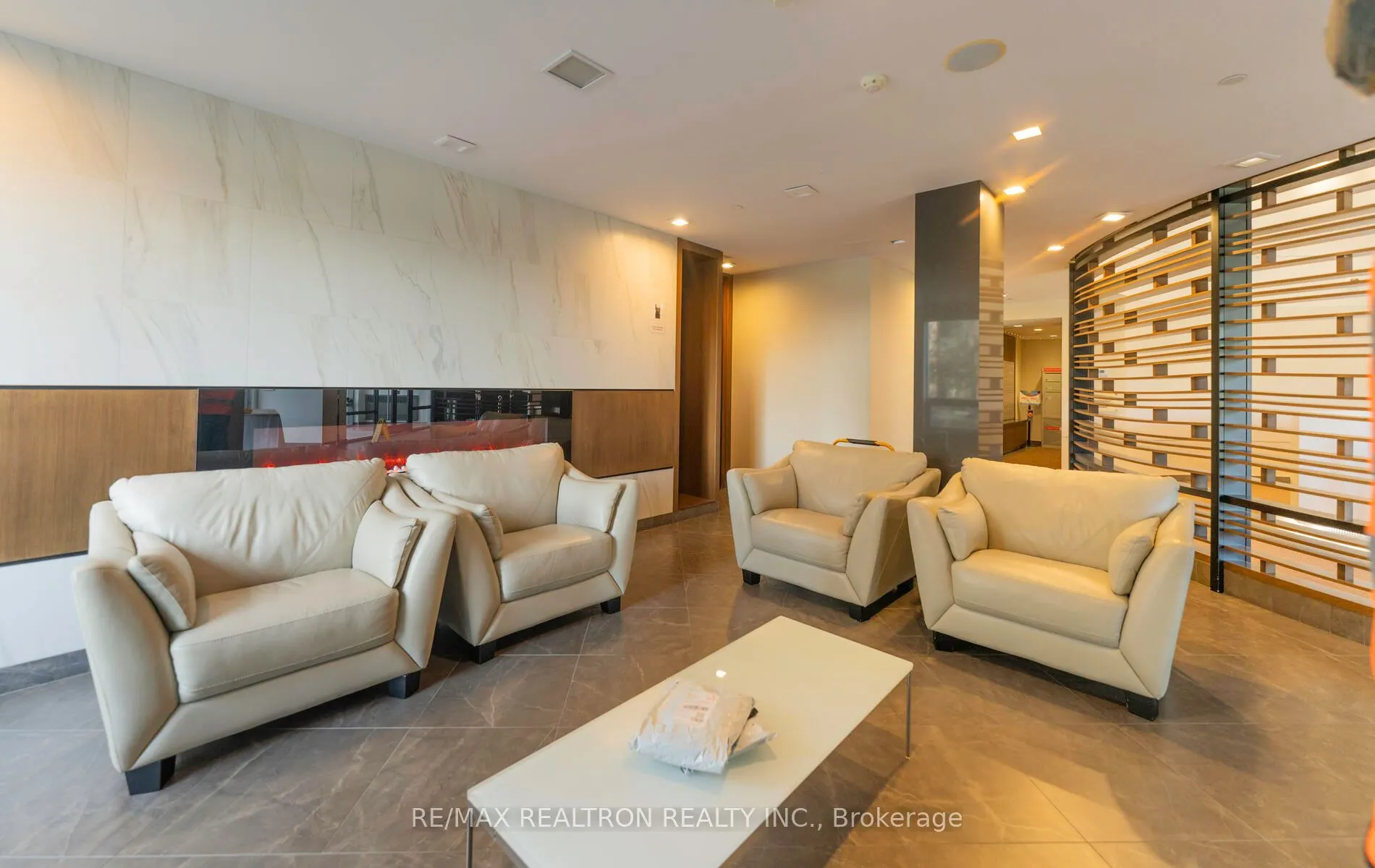 1 Uptown Drive, #1603