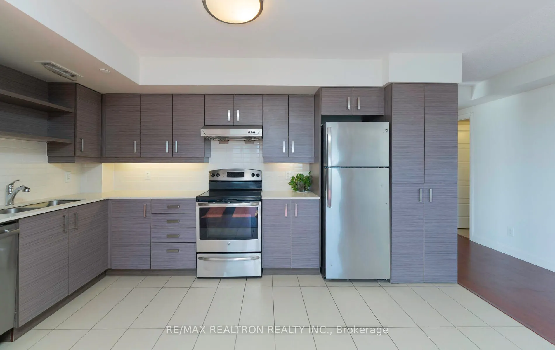 1 Uptown Drive, #1603