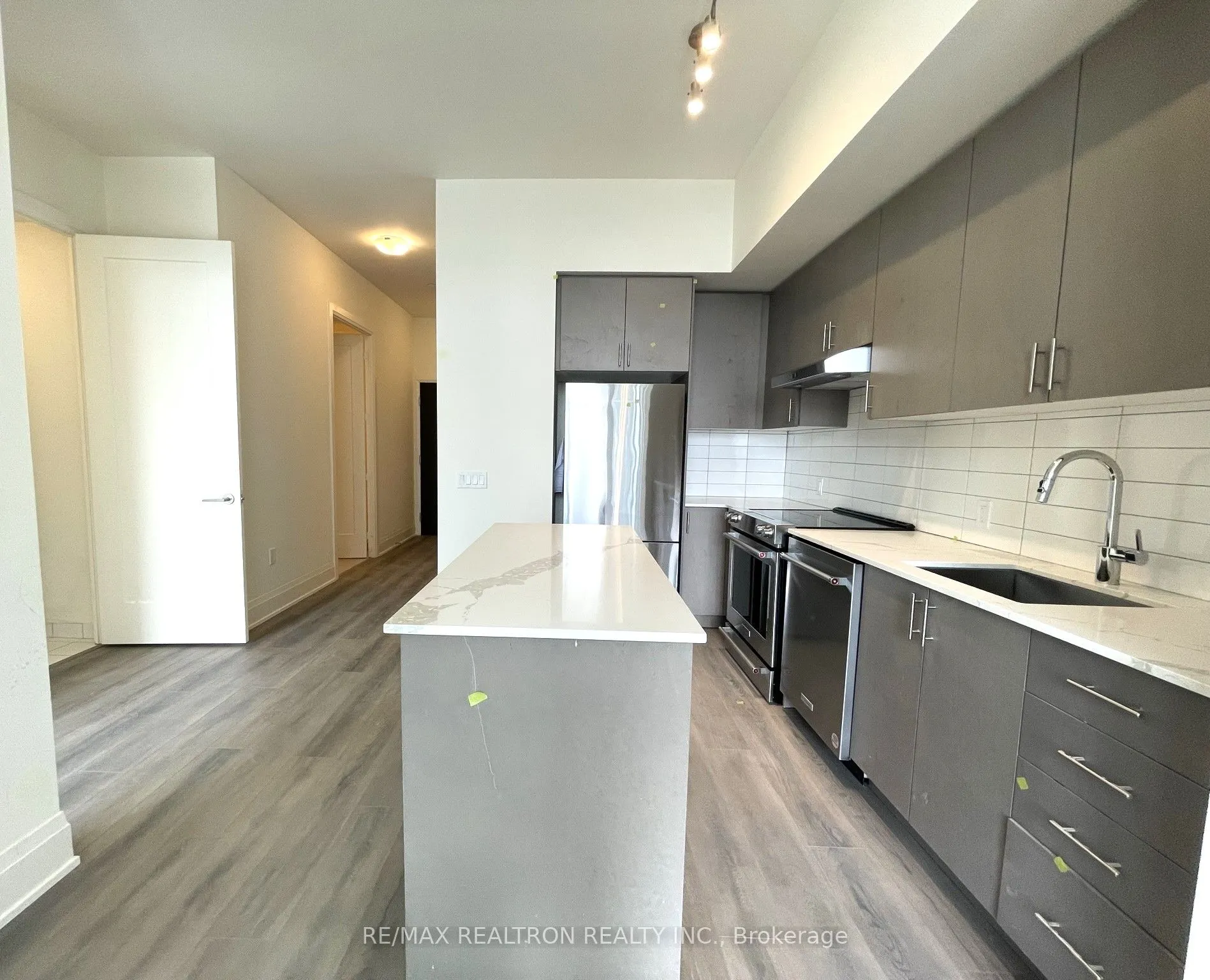 9000 Jane Street, #620