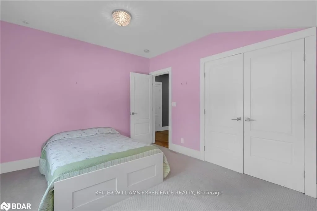 938 Corner Avenue