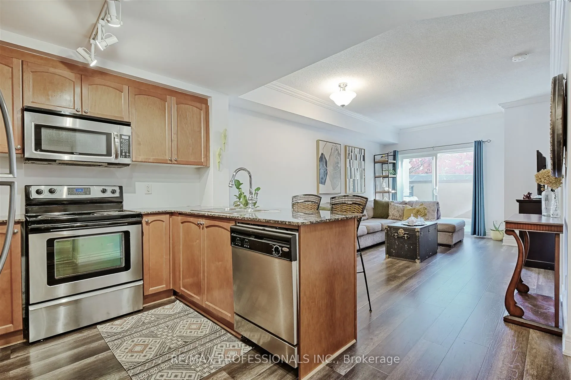 8 Maison Parc Court, #217