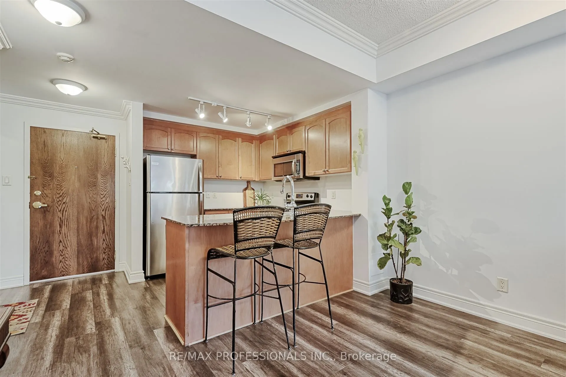 8 Maison Parc Court, #217
