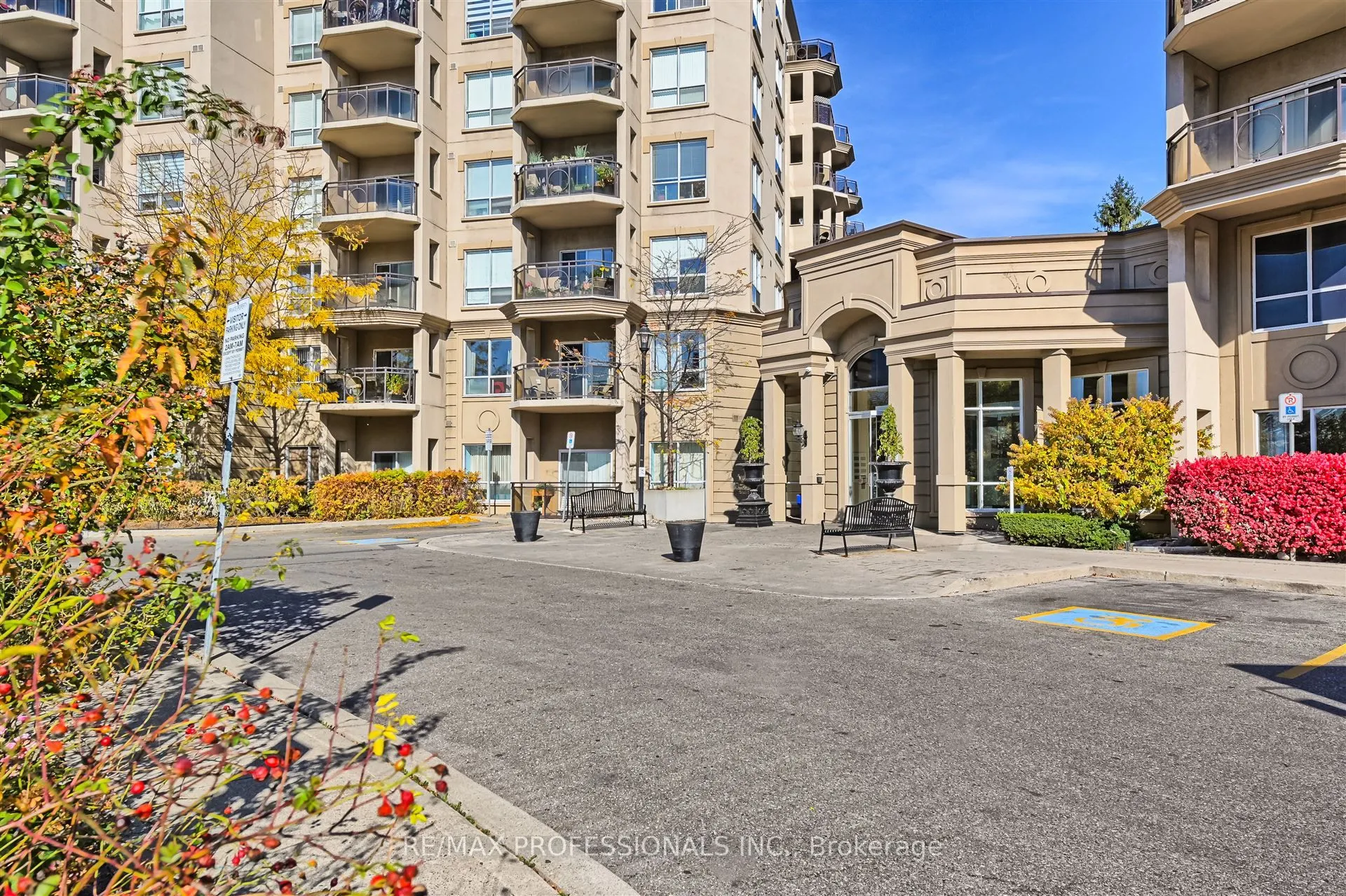 8 Maison Parc Court, #217