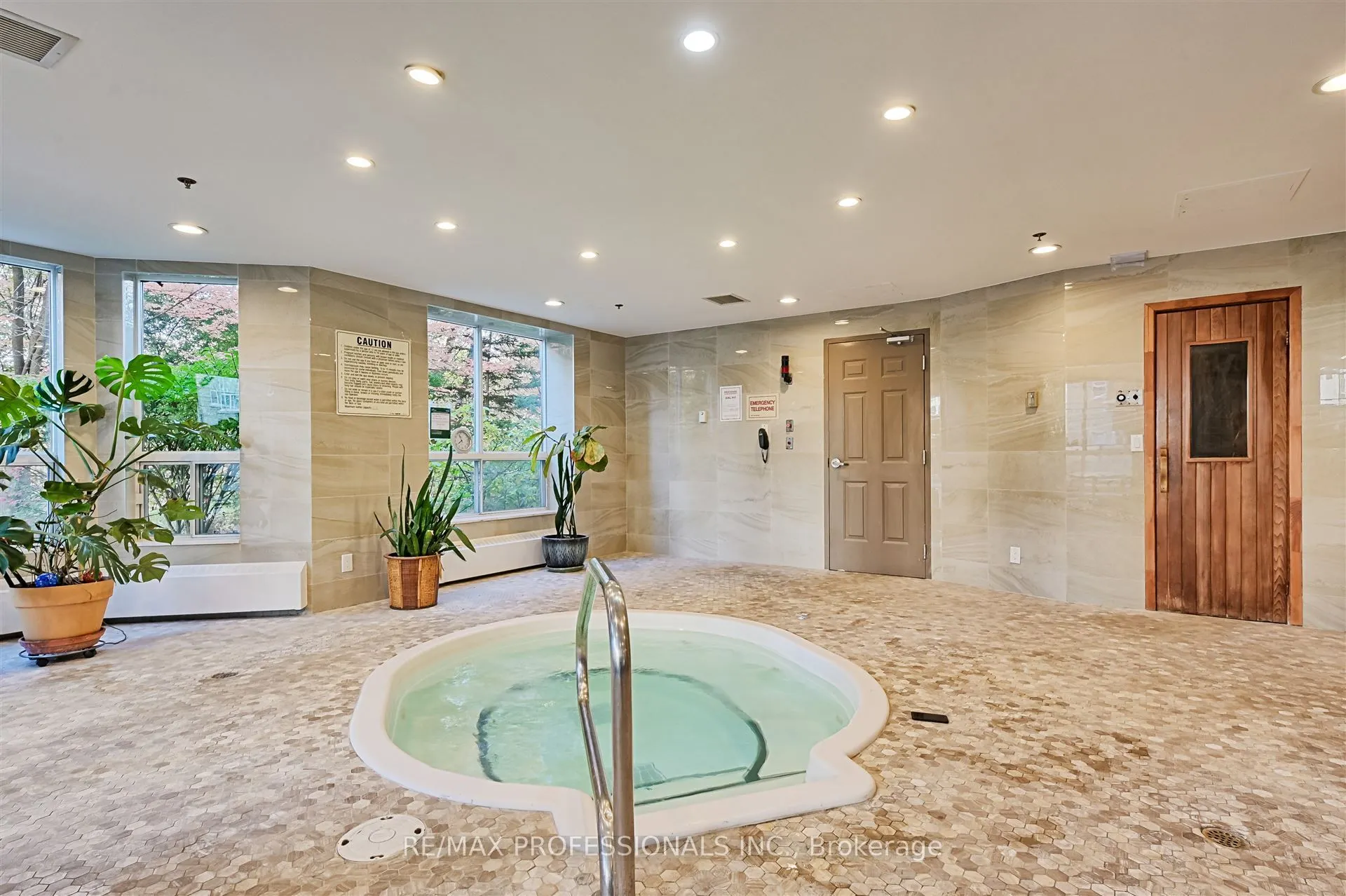 8 Maison Parc Court, #217
