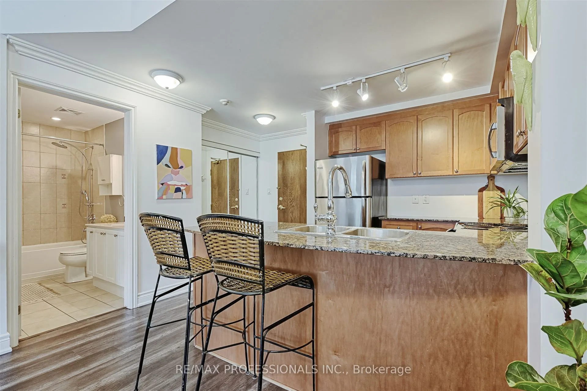 8 Maison Parc Court, #217