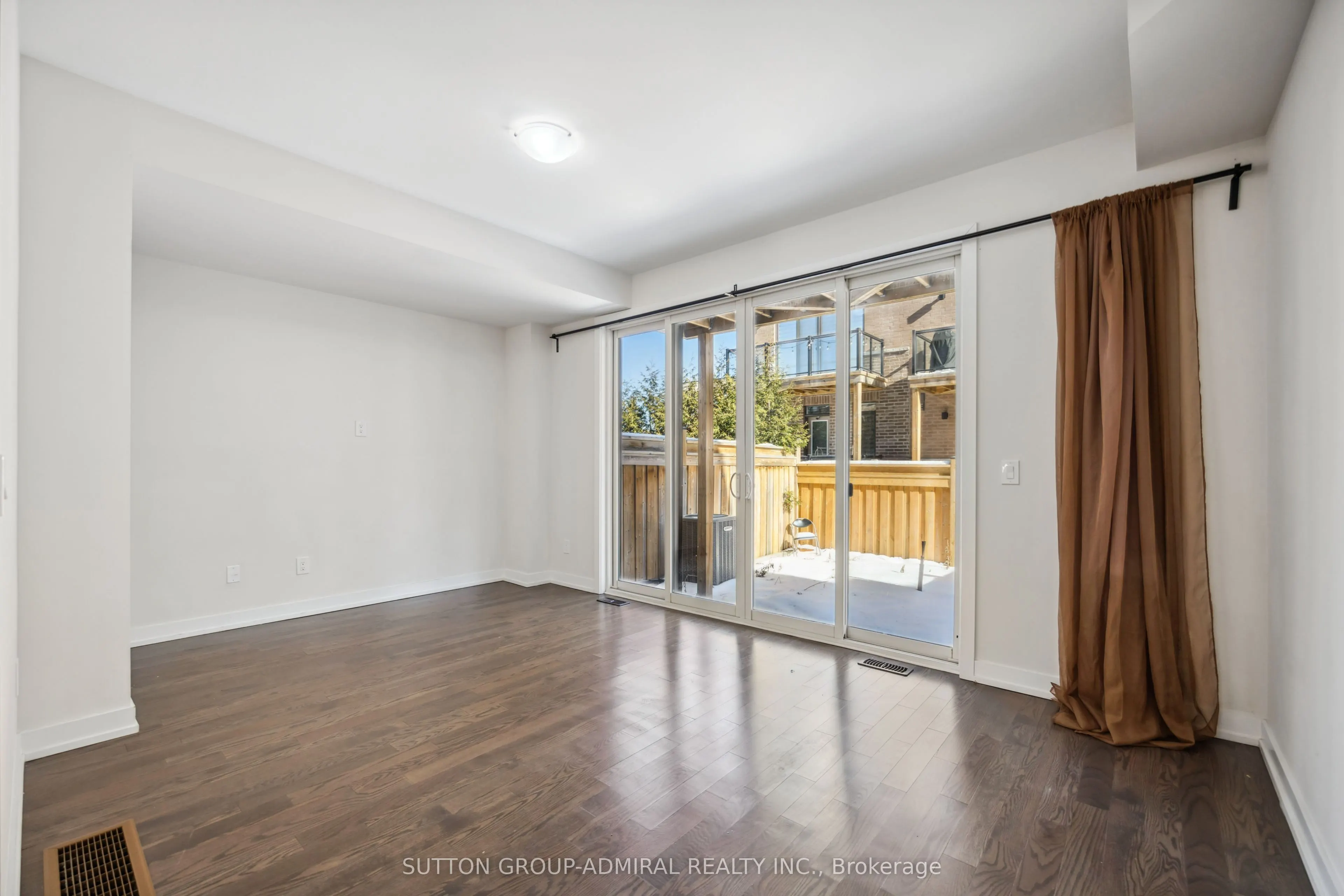 84 Glenngarry Crescent