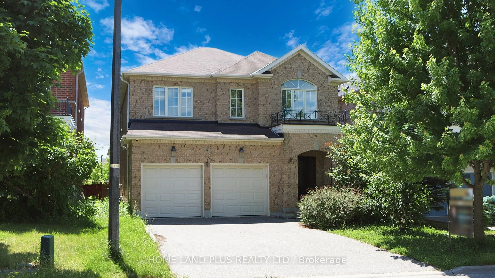 232 Shale Crescent