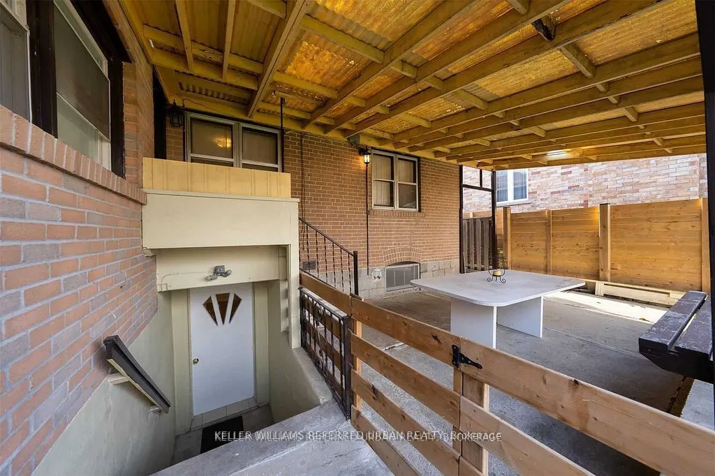 86 Morgan Avenue, #Lower