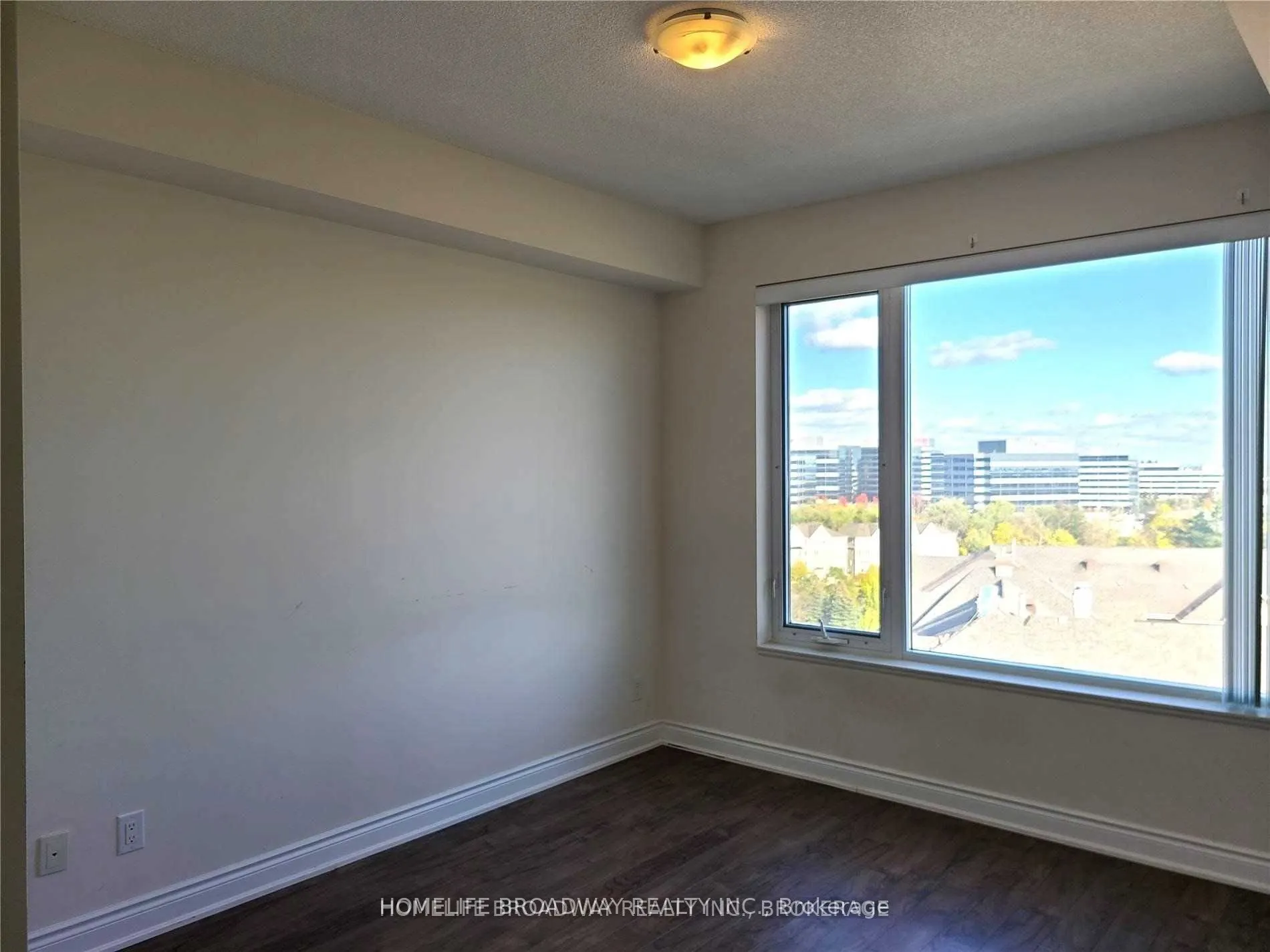 325 South Park Road, #905